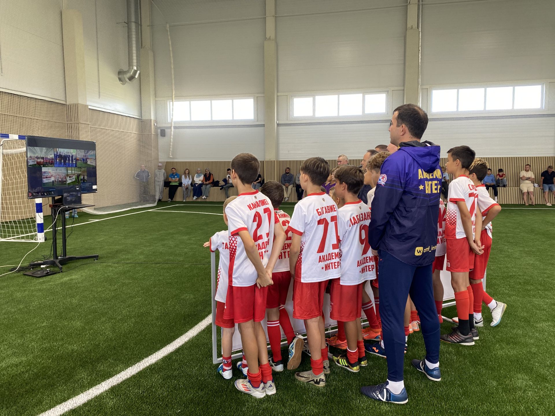 Спортка яңа сулыш:  Кукмарада  ачык футбол манежы кулланышка тапшырылды