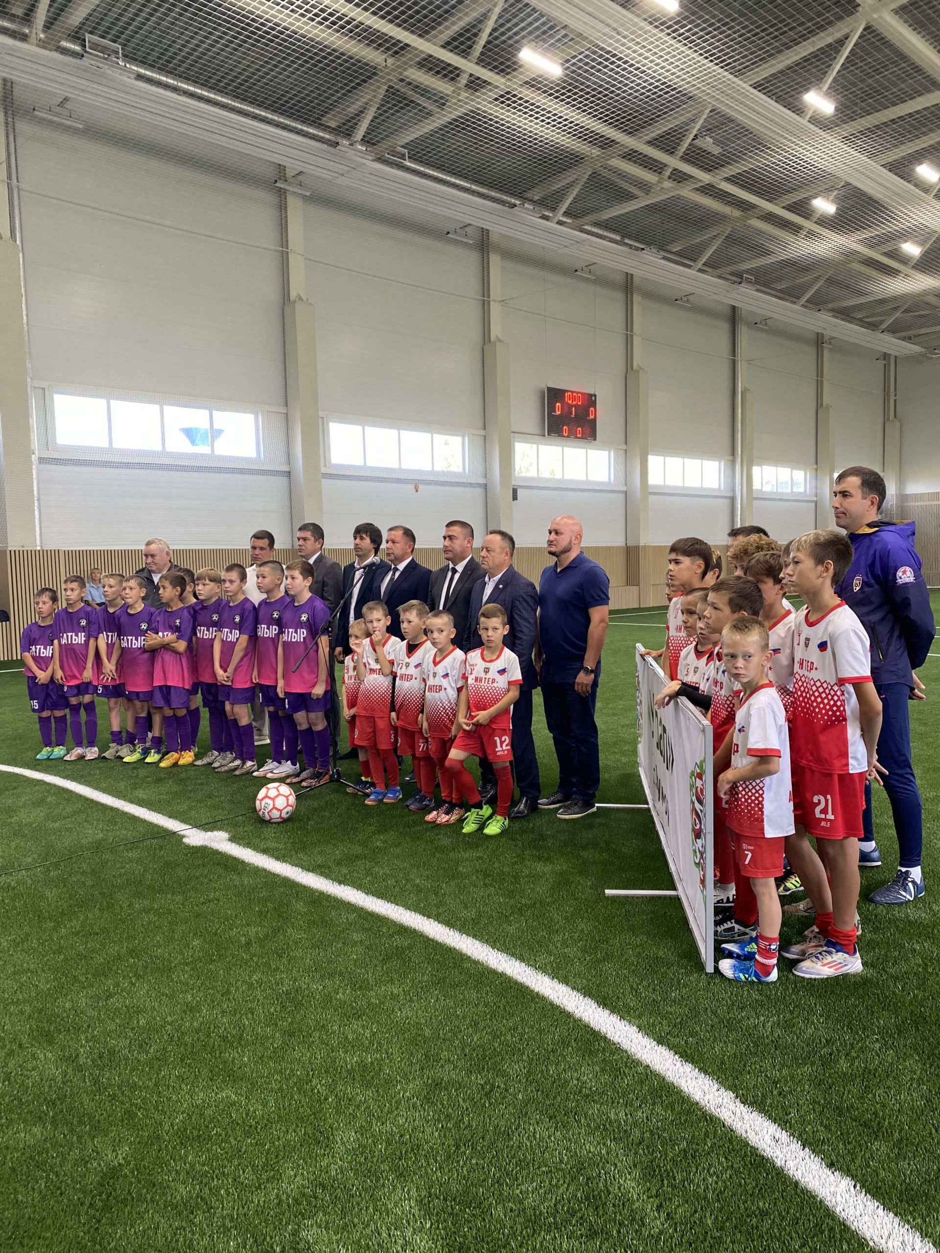 Спортка яңа сулыш:  Кукмарада  ачык футбол манежы кулланышка тапшырылды