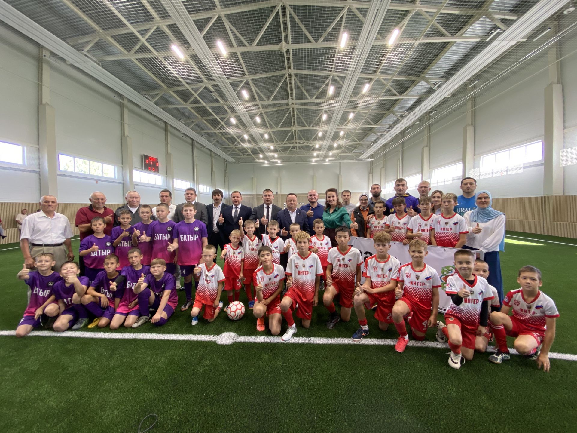 Спортка яңа сулыш:  Кукмарада  ачык футбол манежы кулланышка тапшырылды