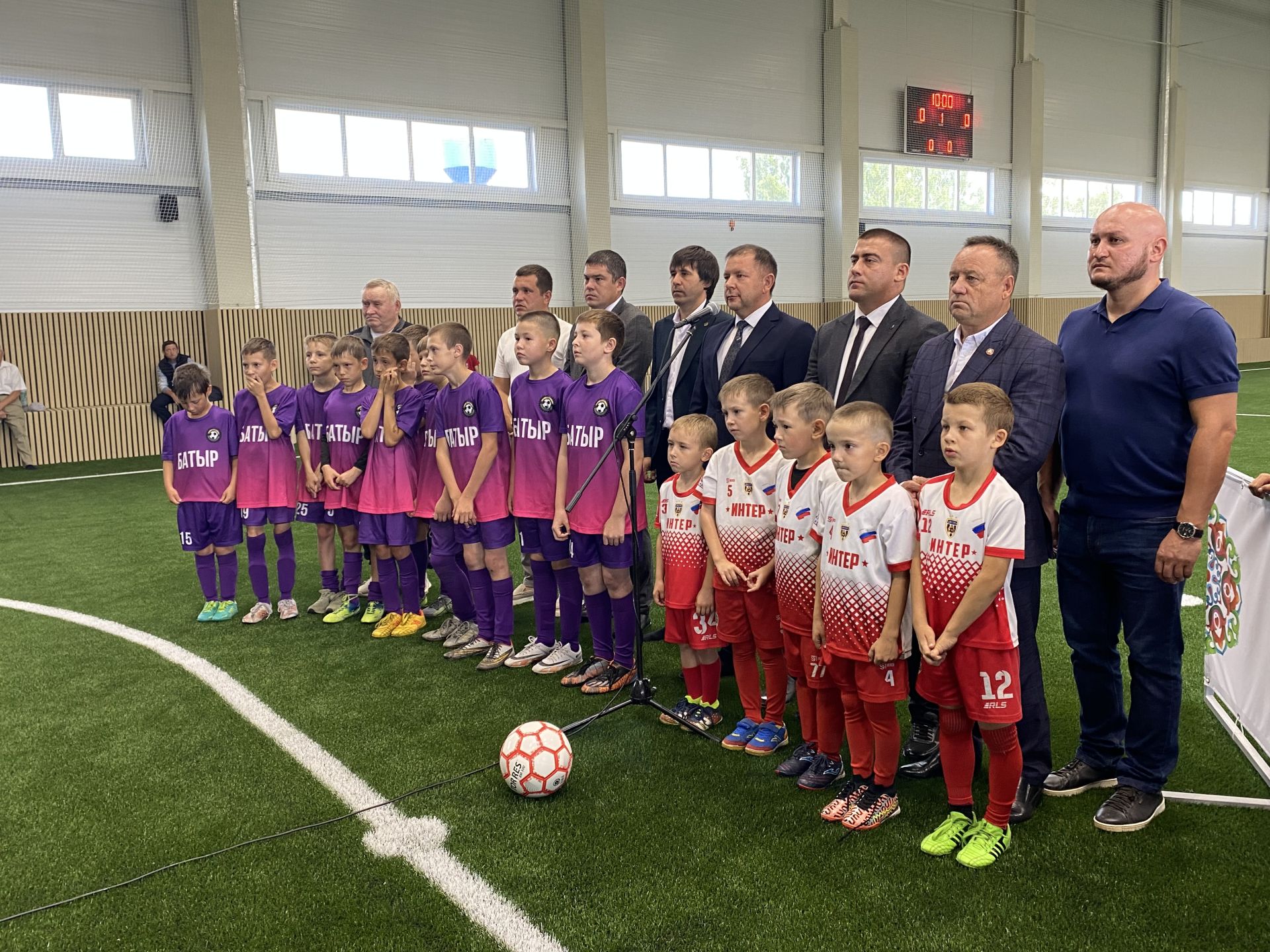 Спортка яңа сулыш:  Кукмарада  ачык футбол манежы кулланышка тапшырылды