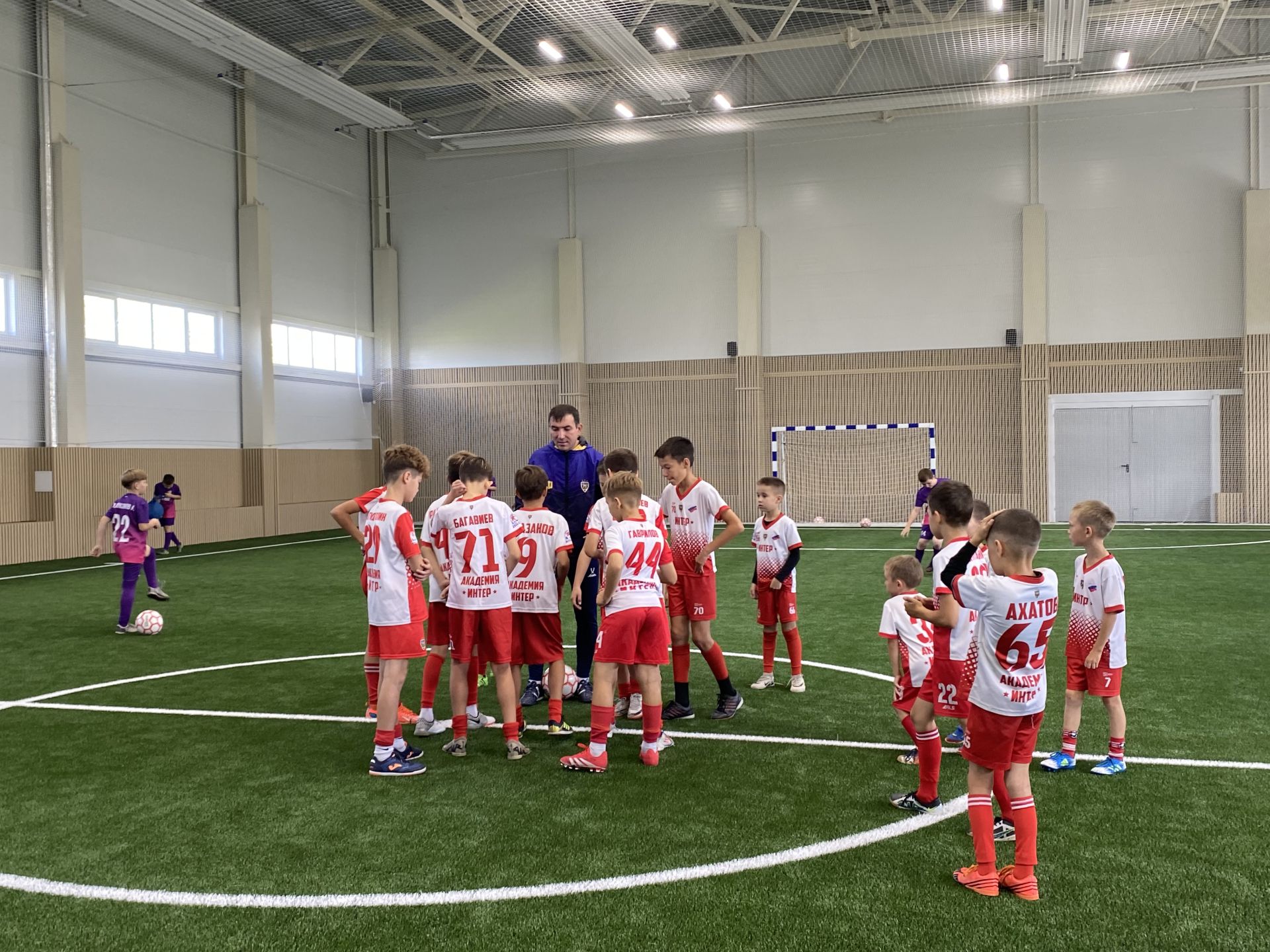 Спортка яңа сулыш:  Кукмарада  ачык футбол манежы кулланышка тапшырылды