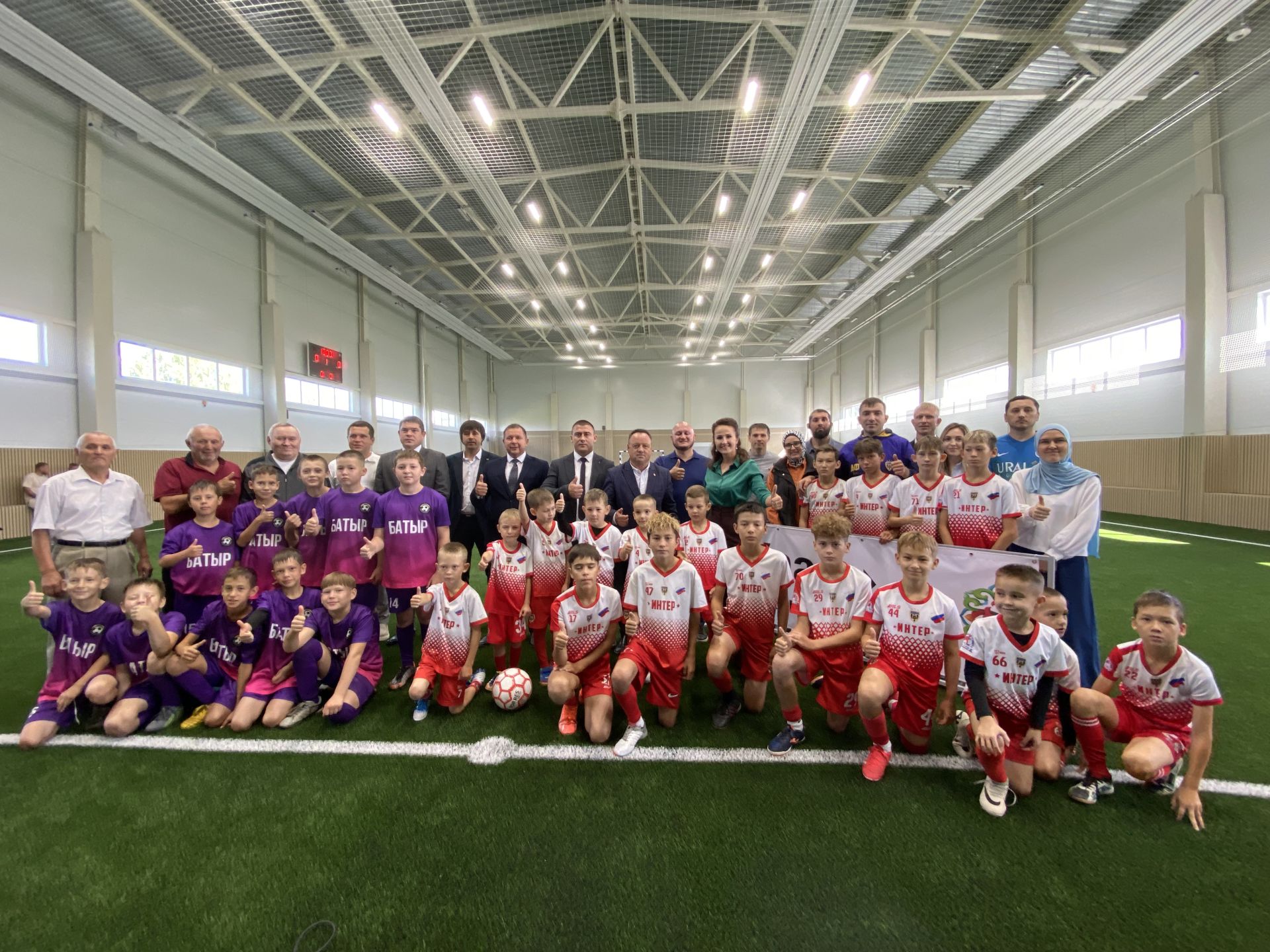 Спортка яңа сулыш:  Кукмарада  ачык футбол манежы кулланышка тапшырылды