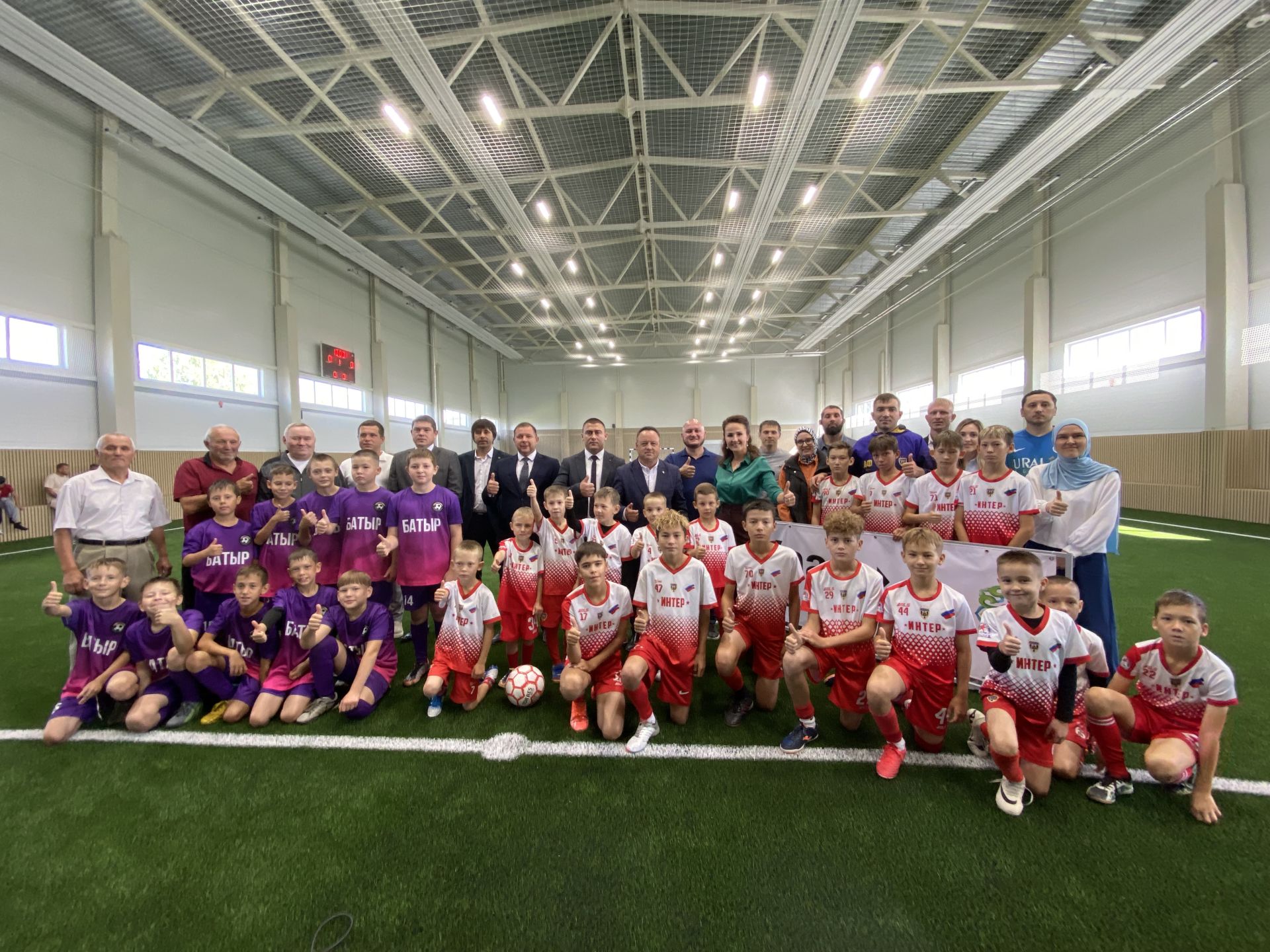 Спортка яңа сулыш:  Кукмарада  ачык футбол манежы кулланышка тапшырылды