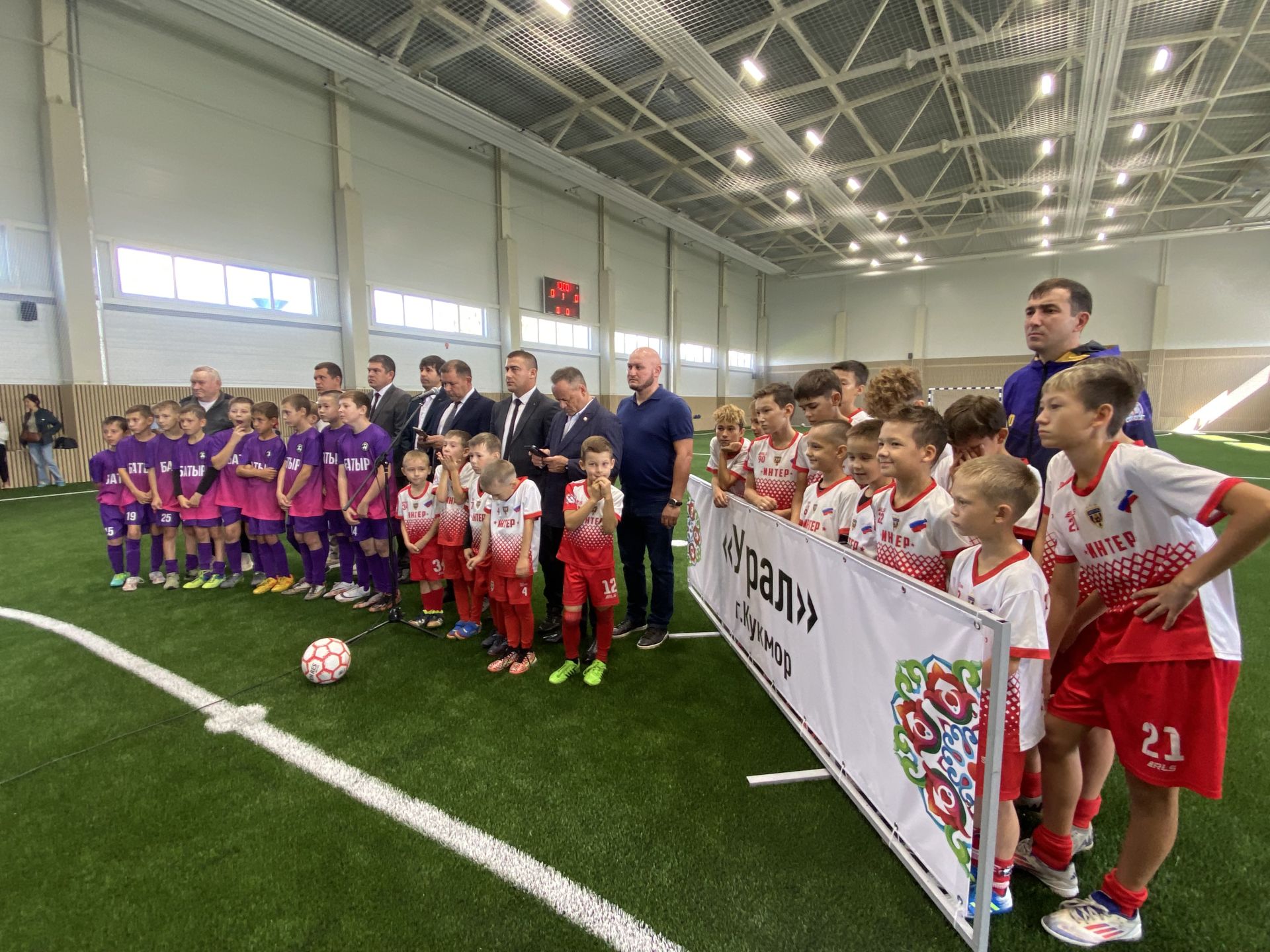 Спортка яңа сулыш:  Кукмарада  ачык футбол манежы кулланышка тапшырылды