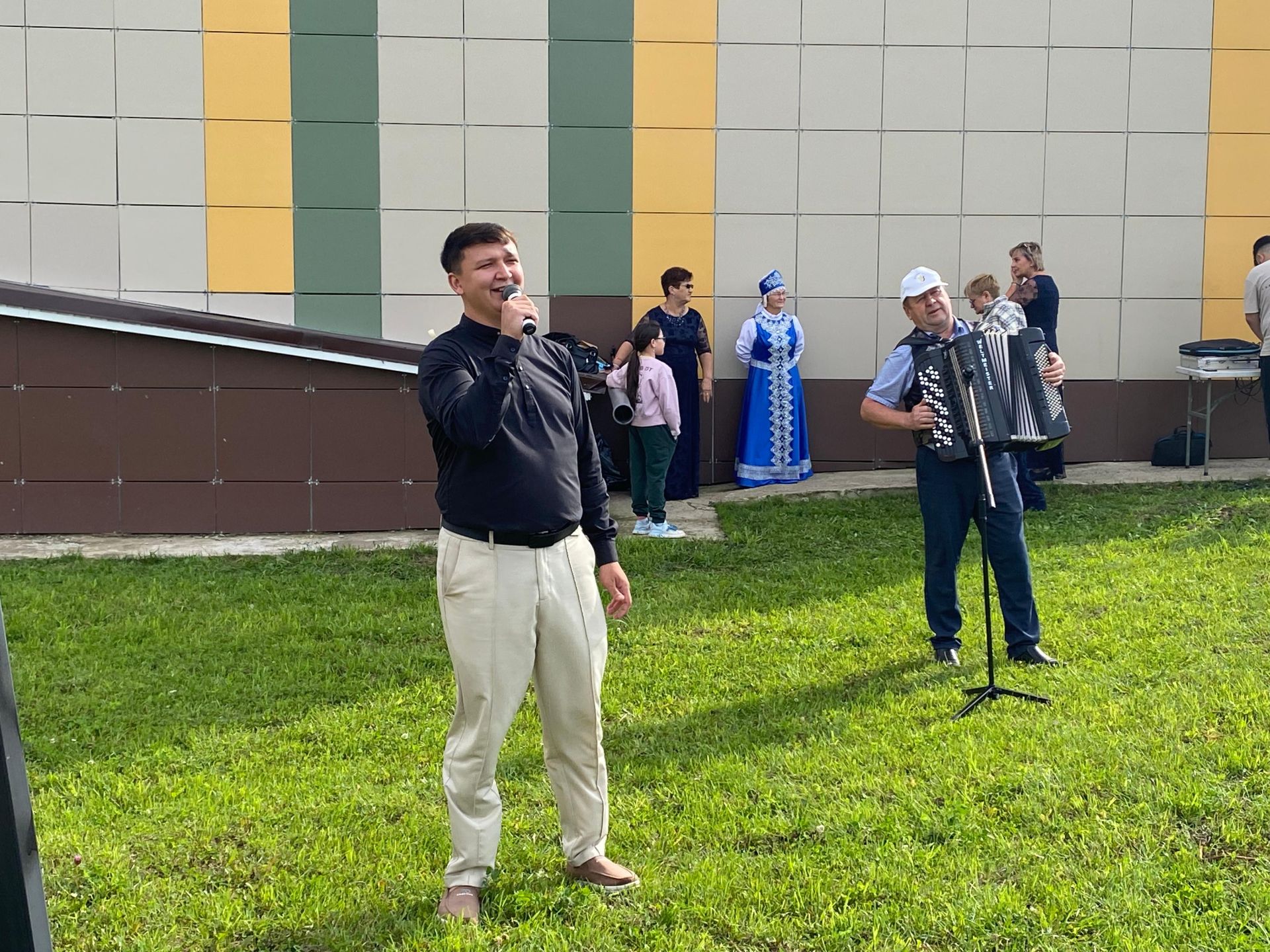 Гафиятуллин урамында «Дус күршеләр» дигән  ишегалды бәйрәме узды