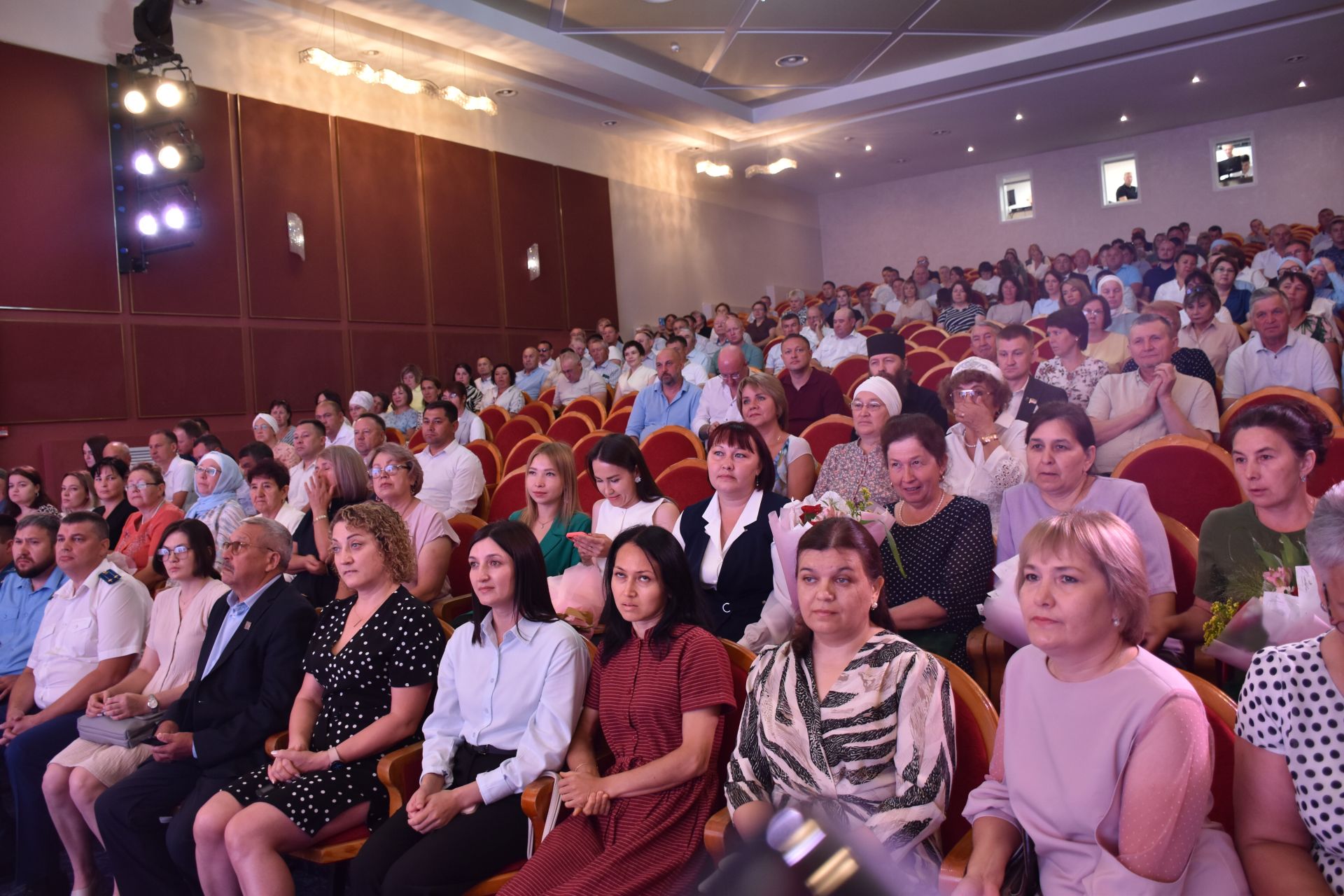 Жителей Кукморского района наградили на расширенной планерке