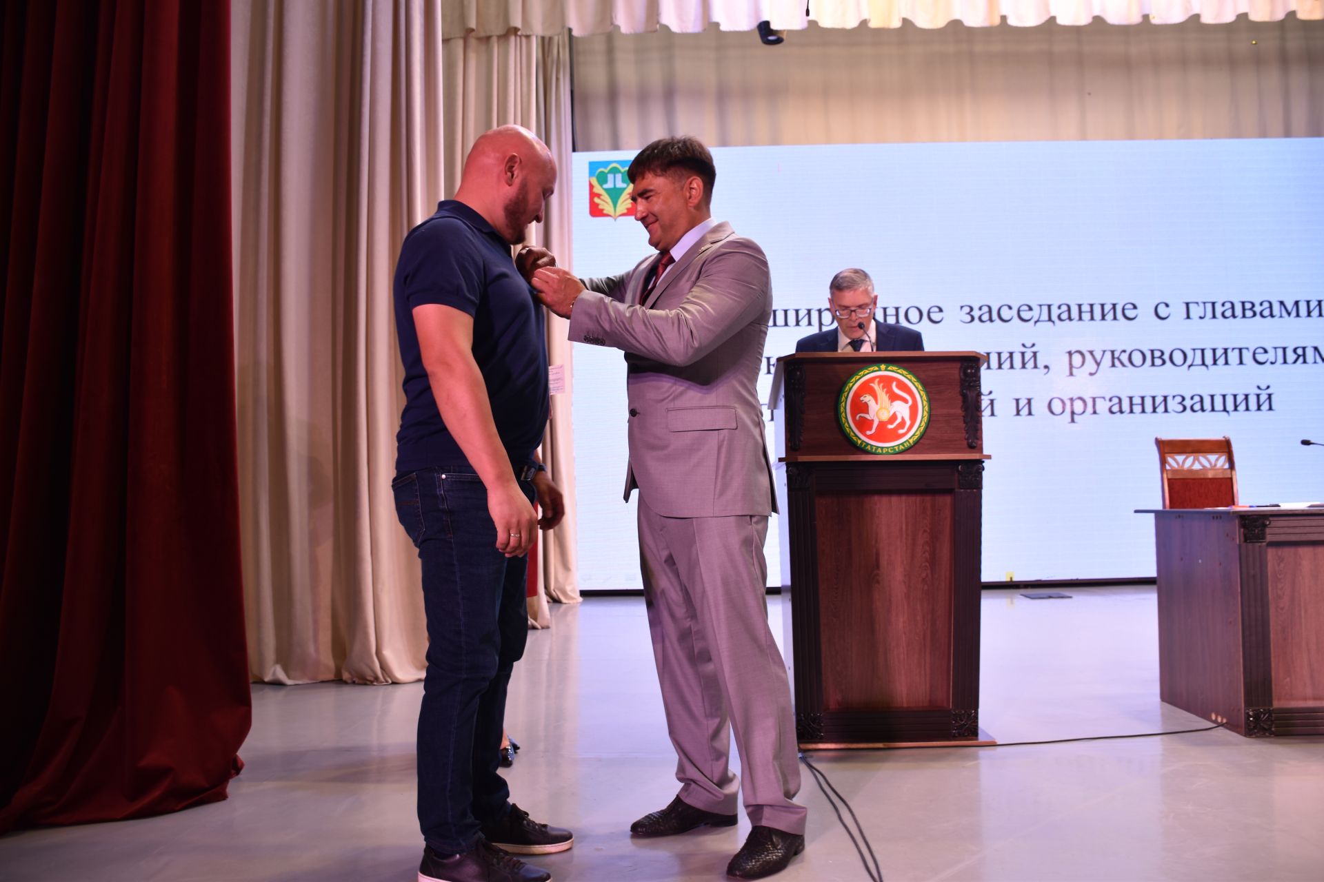 Жителей Кукморского района наградили на расширенной планерке