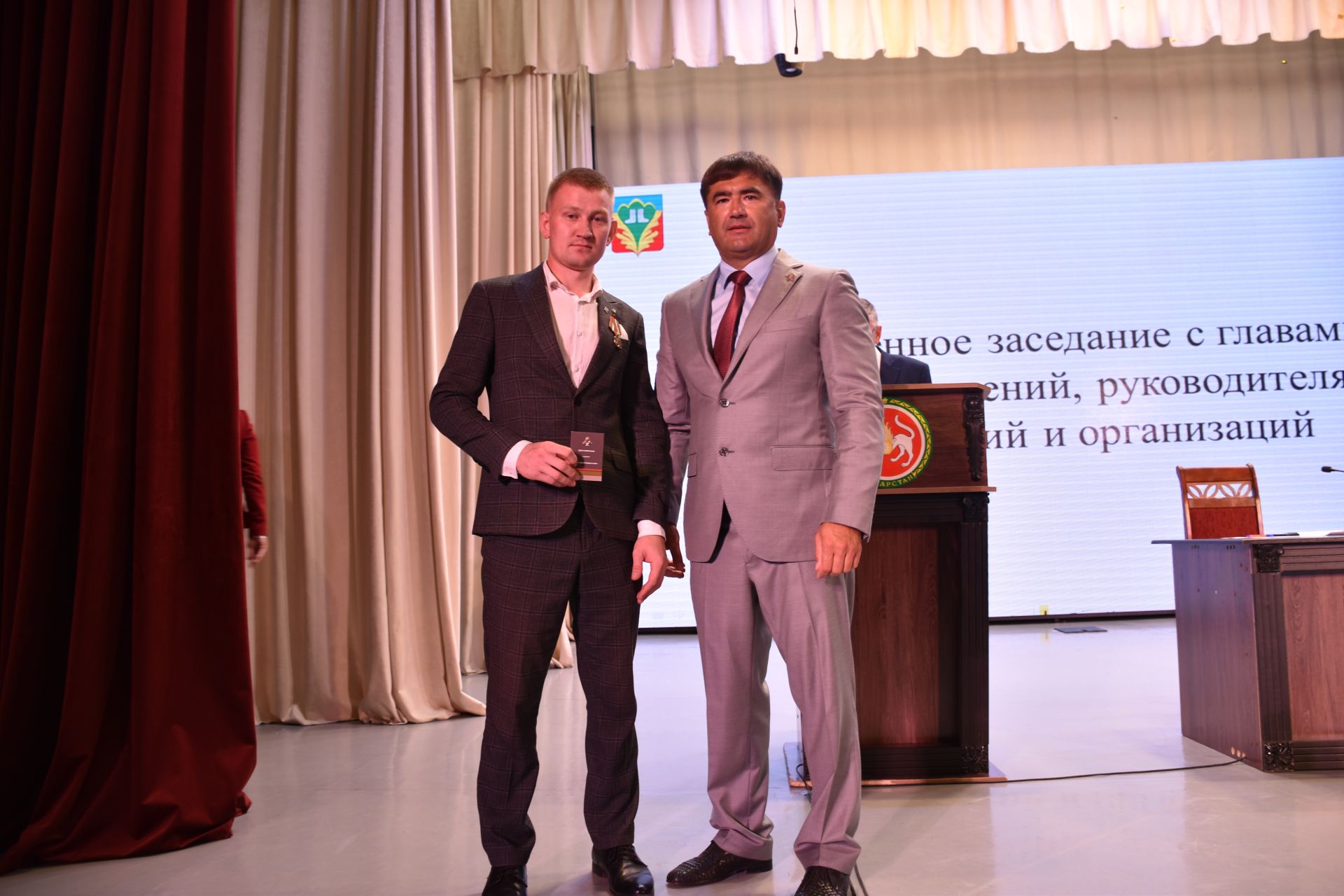 Жителей Кукморского района наградили на расширенной планерке