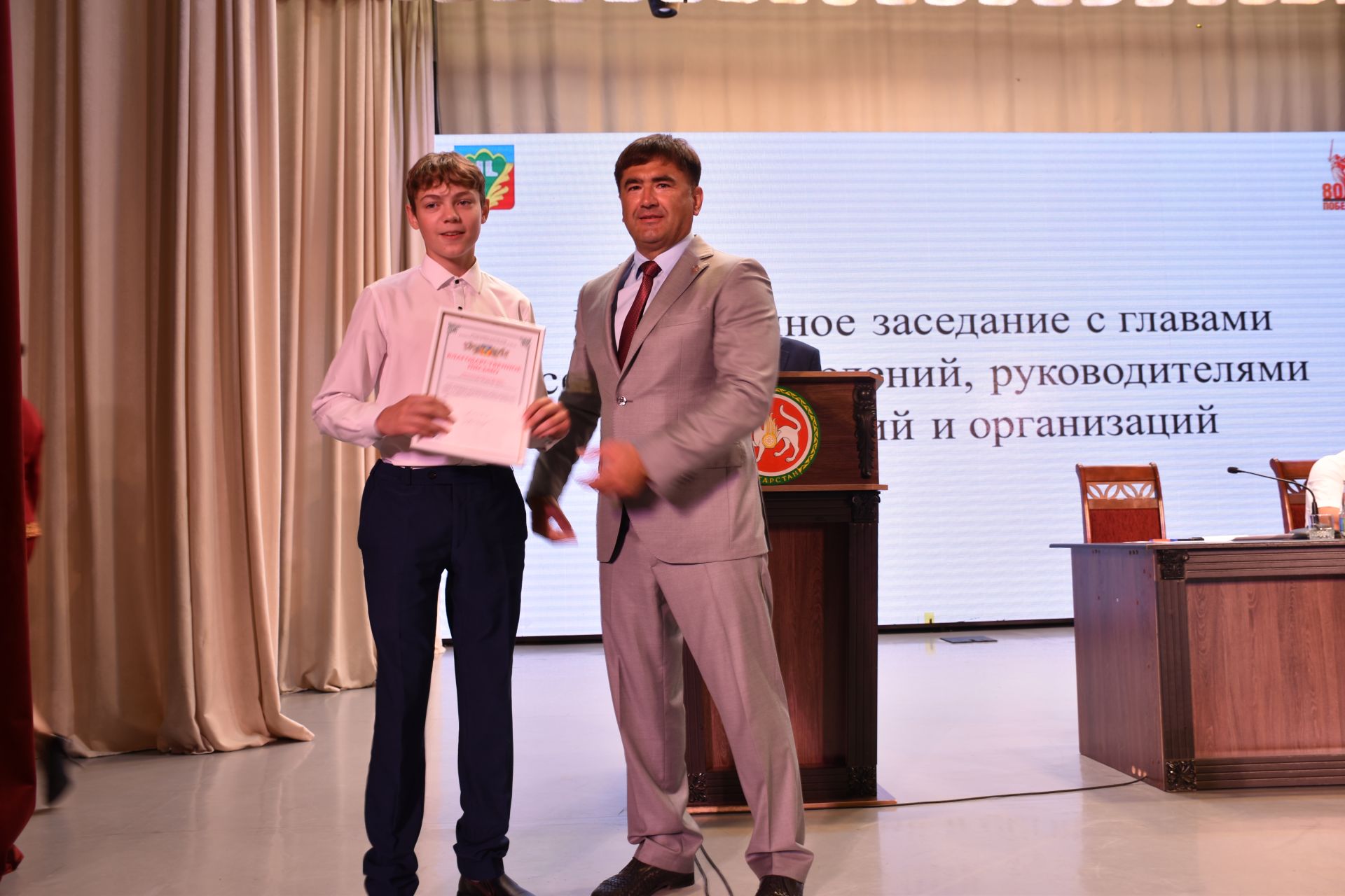 Жителей Кукморского района наградили на расширенной планерке