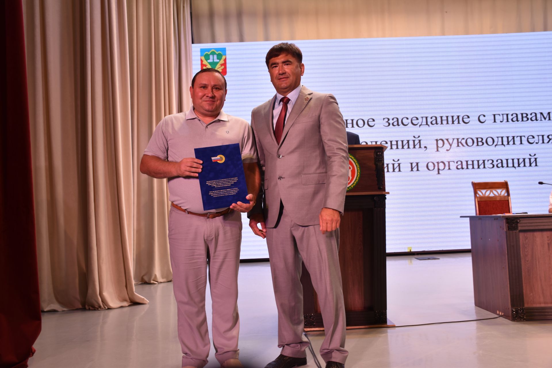 Жителей Кукморского района наградили на расширенной планерке