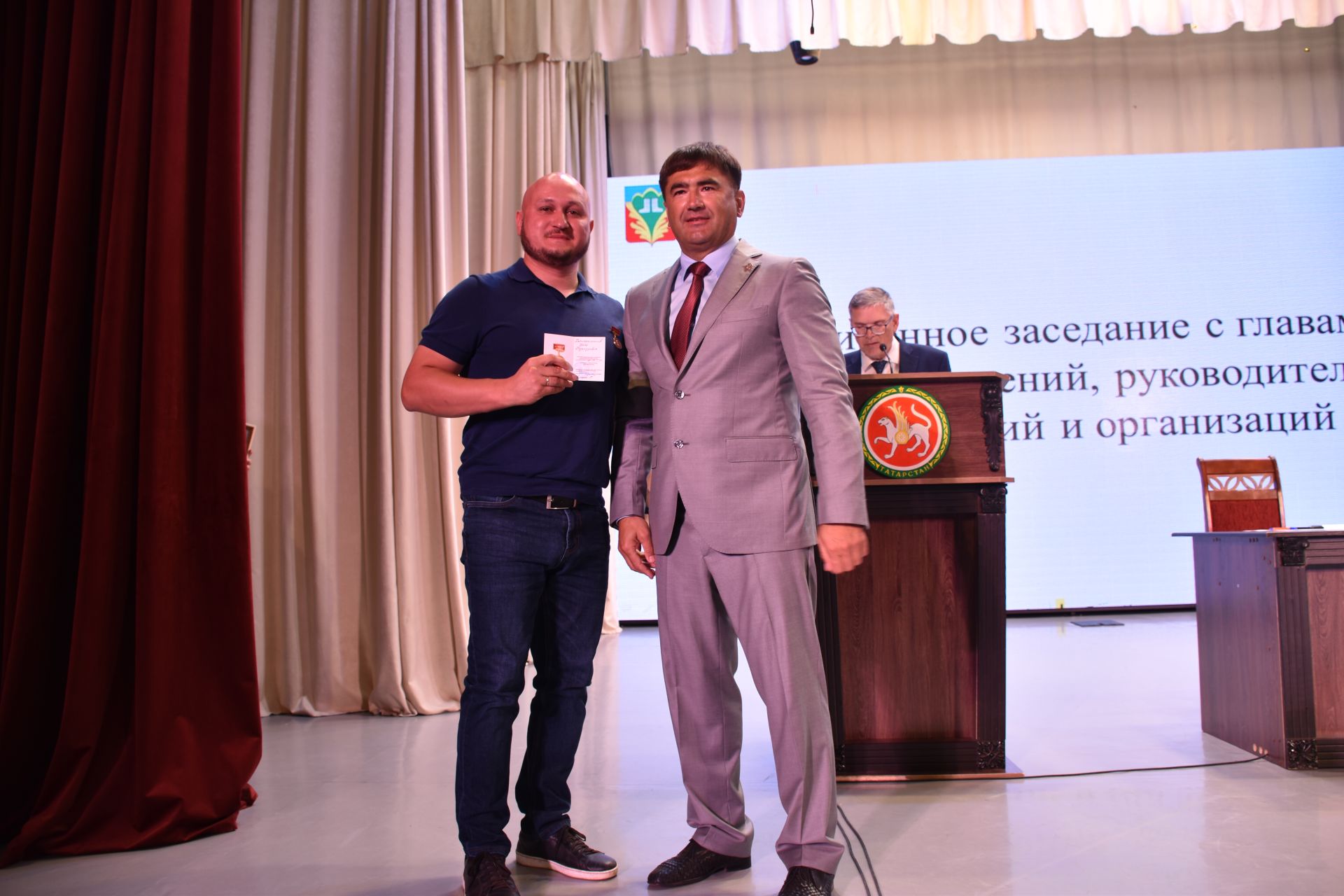 Жителей Кукморского района наградили на расширенной планерке