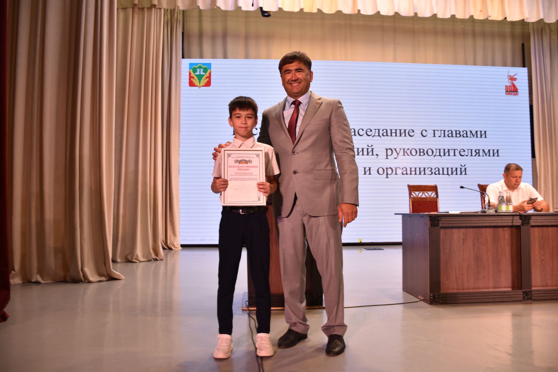 Жителей Кукморского района наградили на расширенной планерке