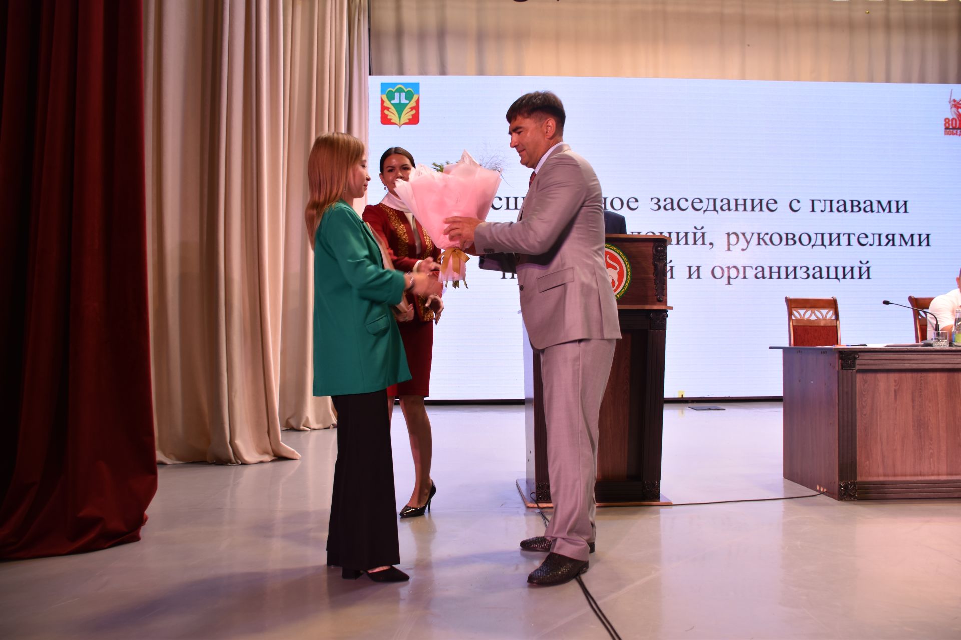Жителей Кукморского района наградили на расширенной планерке
