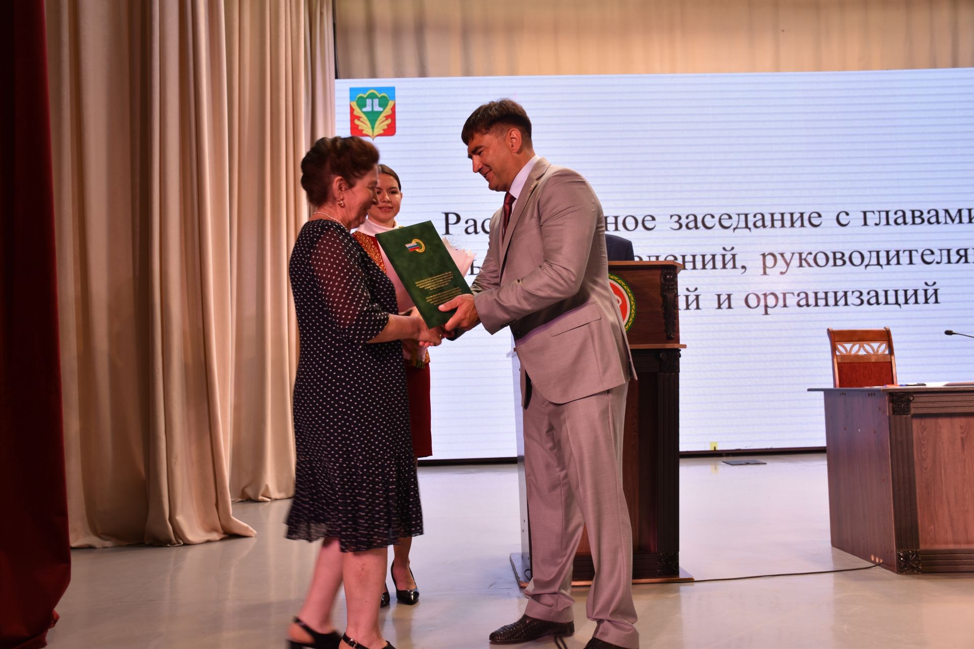 Жителей Кукморского района наградили на расширенной планерке