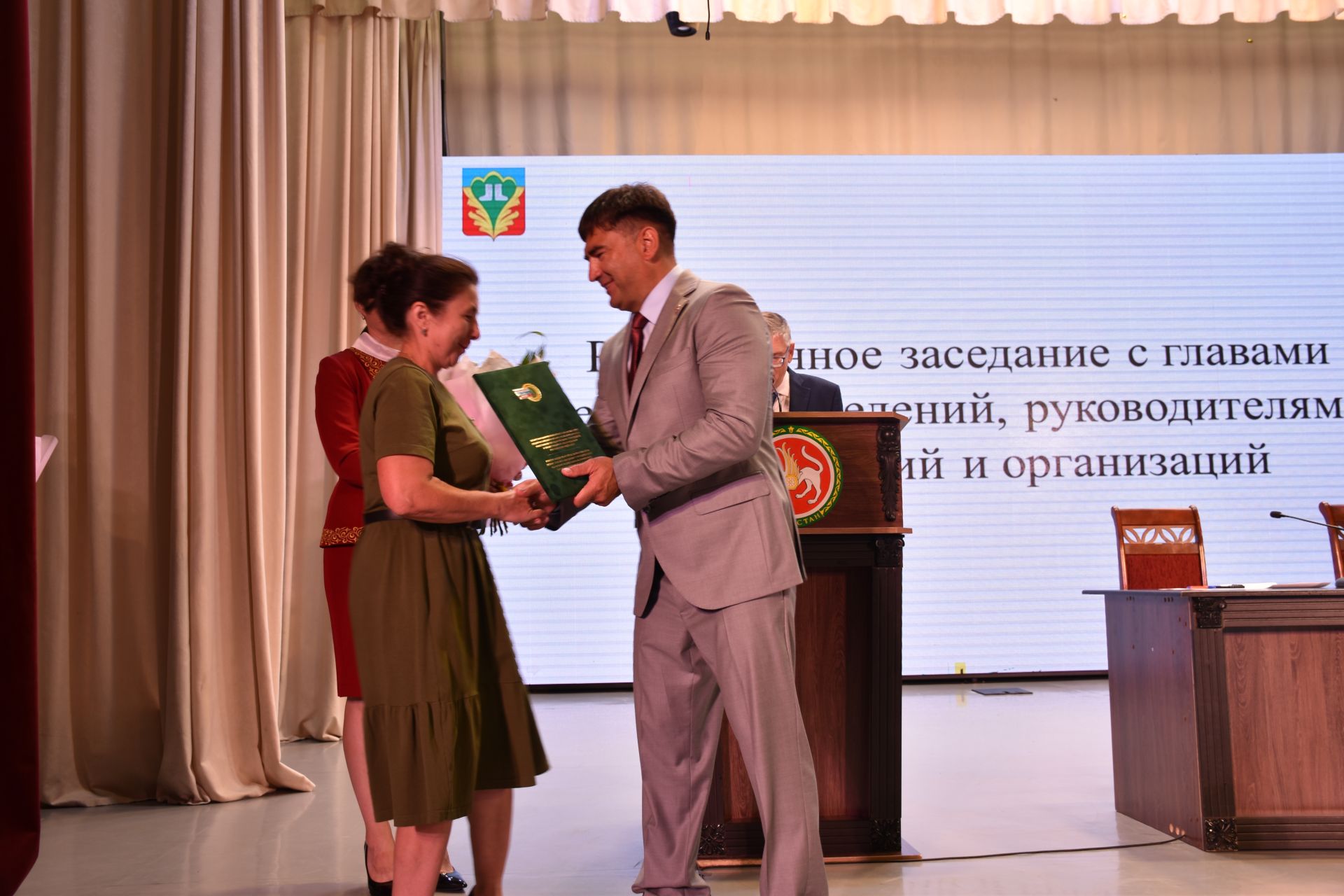 Жителей Кукморского района наградили на расширенной планерке