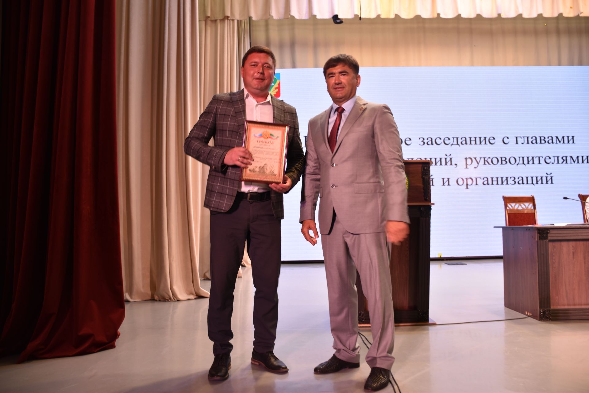 Жителей Кукморского района наградили на расширенной планерке