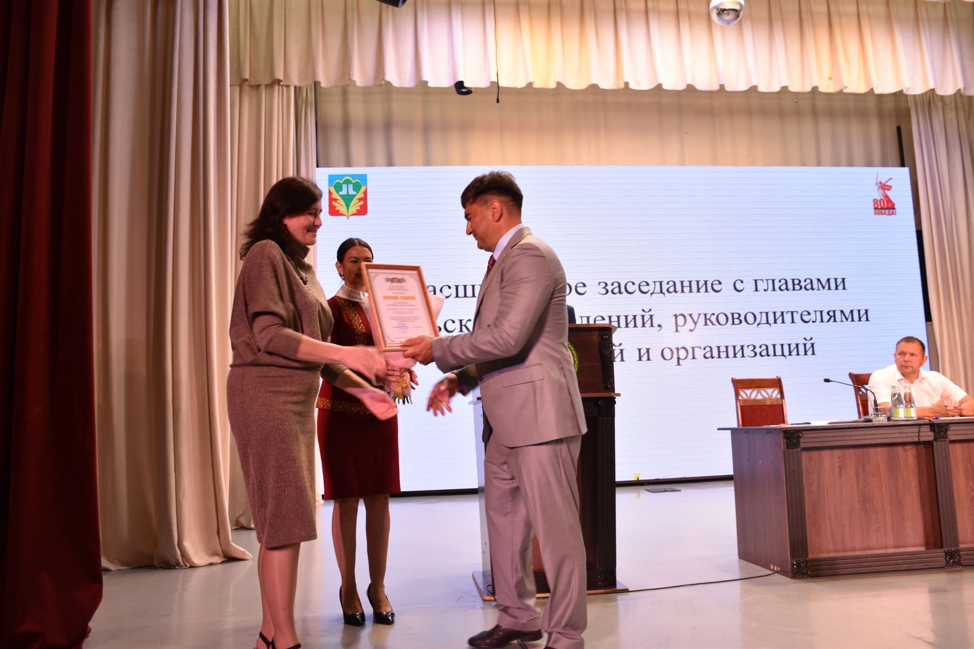 Жителей Кукморского района наградили на расширенной планерке