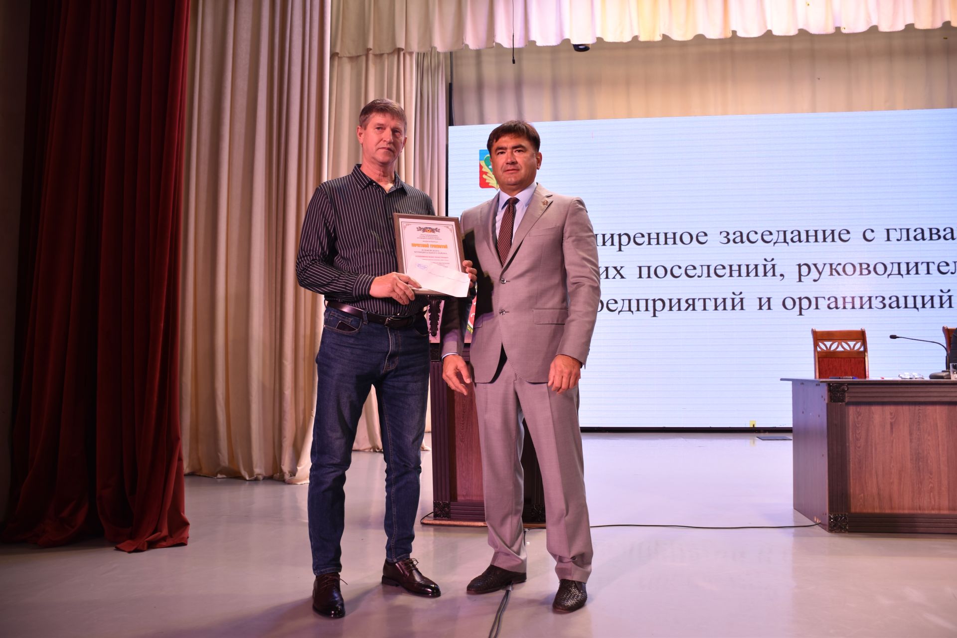 Жителей Кукморского района наградили на расширенной планерке