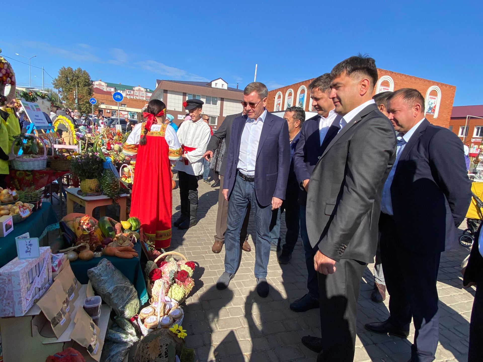 В Кукморе прошла осенняя школьная ярмарка