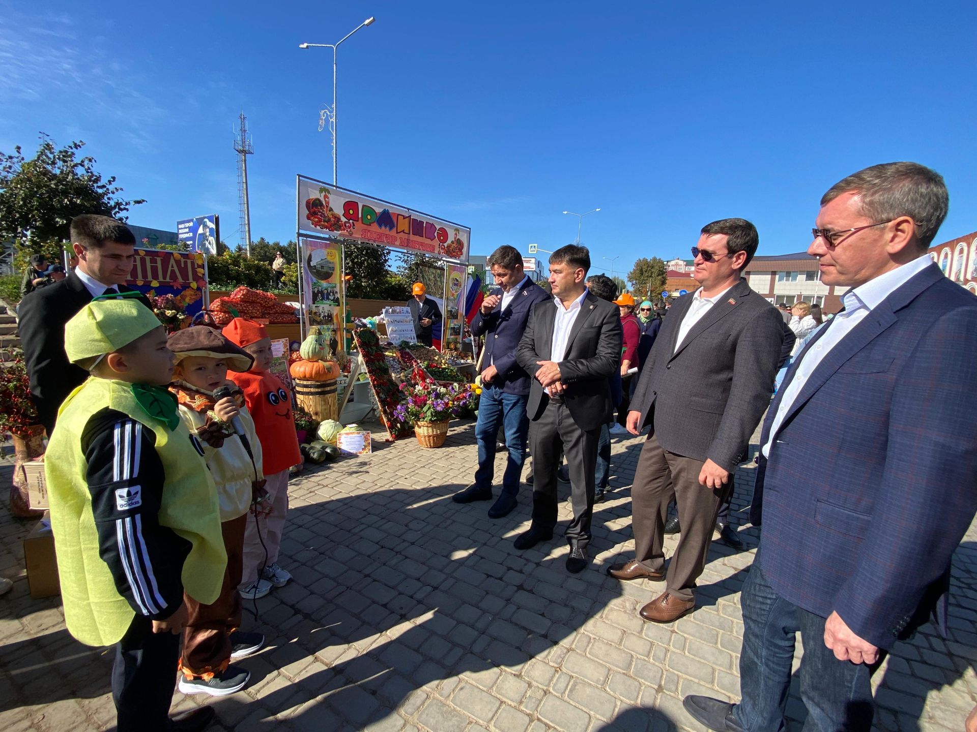 В Кукморе прошла осенняя школьная ярмарка