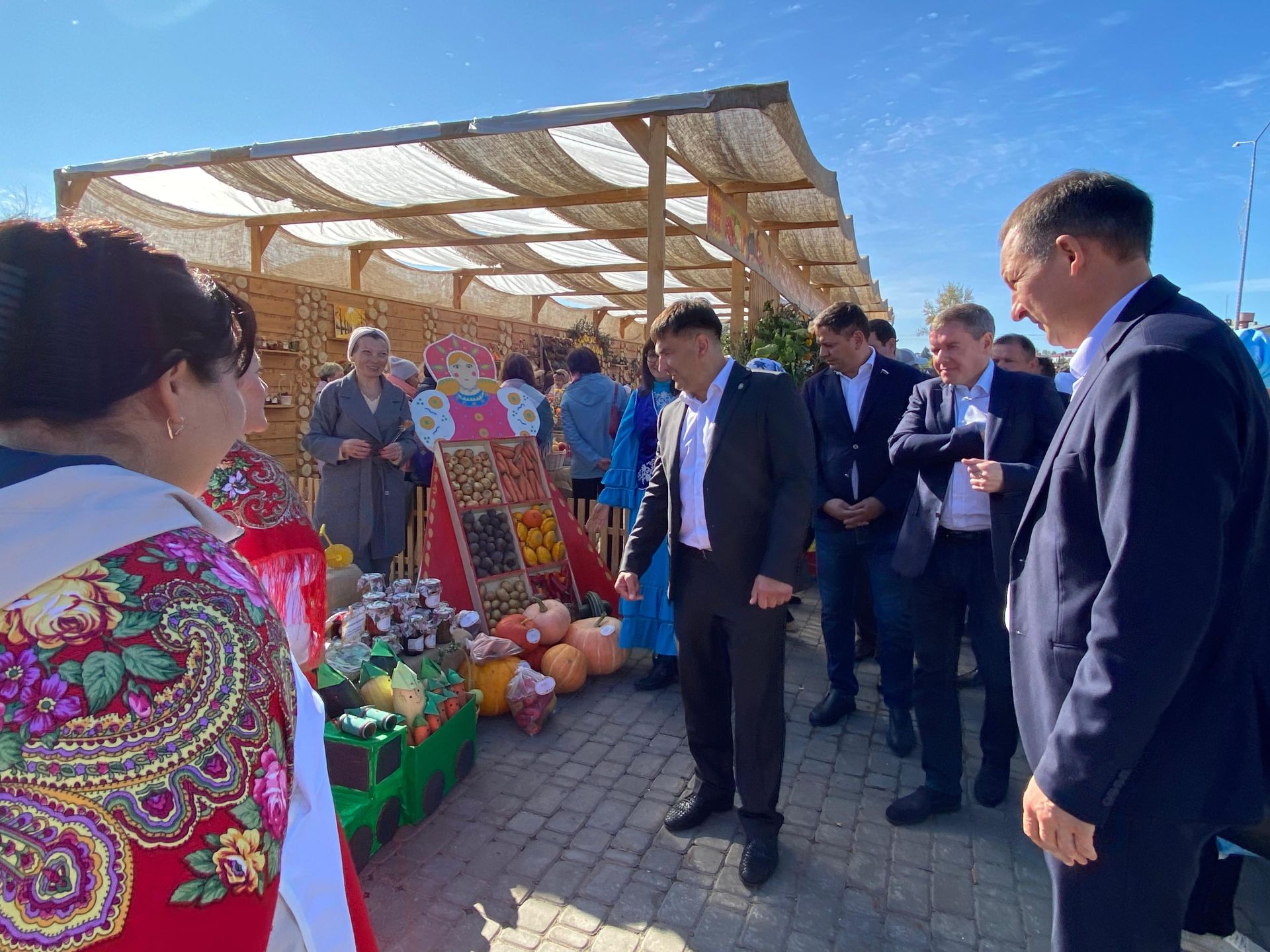 В Кукморе прошла осенняя школьная ярмарка