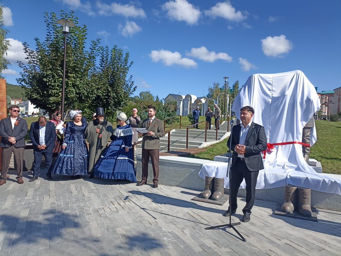Кукмарада бертуган Родыгиннар истәлегенә һәйкәл ачылды