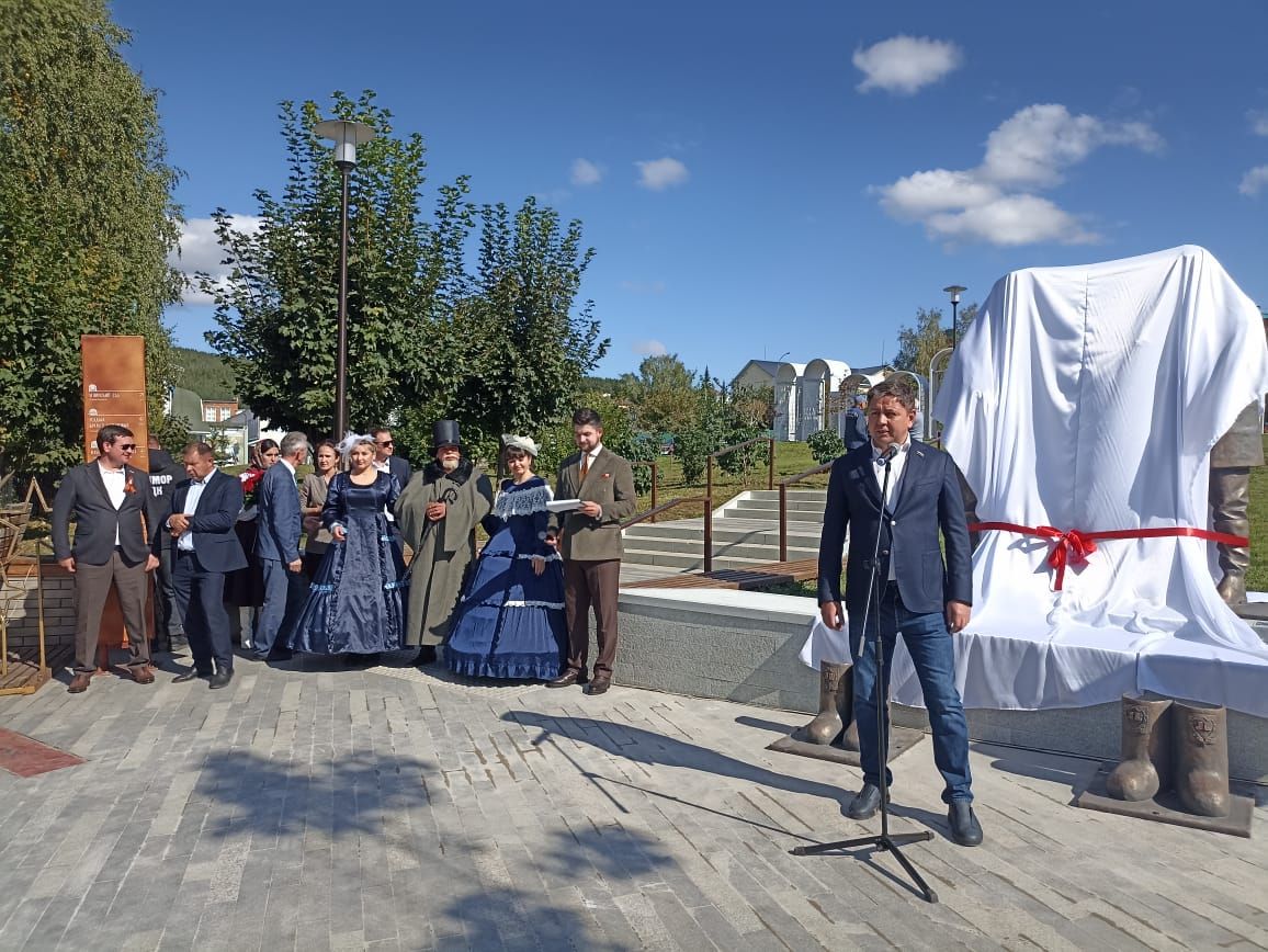 Кукмарада бертуган Родыгиннар истәлегенә һәйкәл ачылды