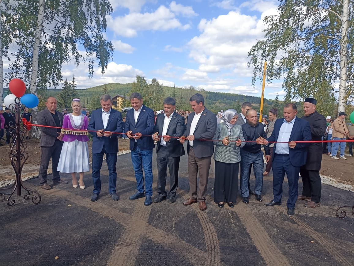 Кукмара районының Камышлы авылында төзелгән яңа йортлардан ачкычлар ияләренә тапшырылды