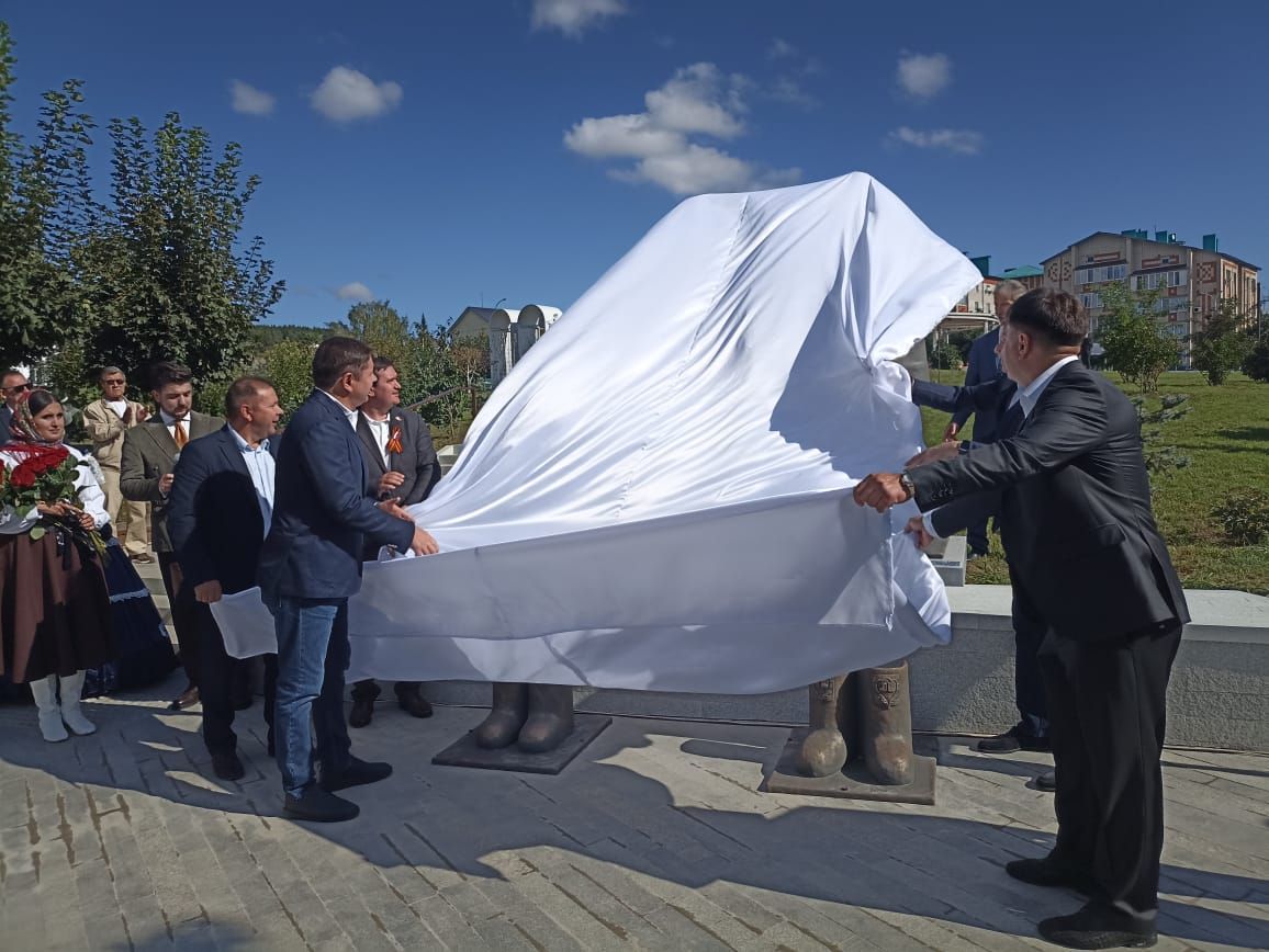 Кукмарада бертуган Родыгиннар истәлегенә һәйкәл ачылды