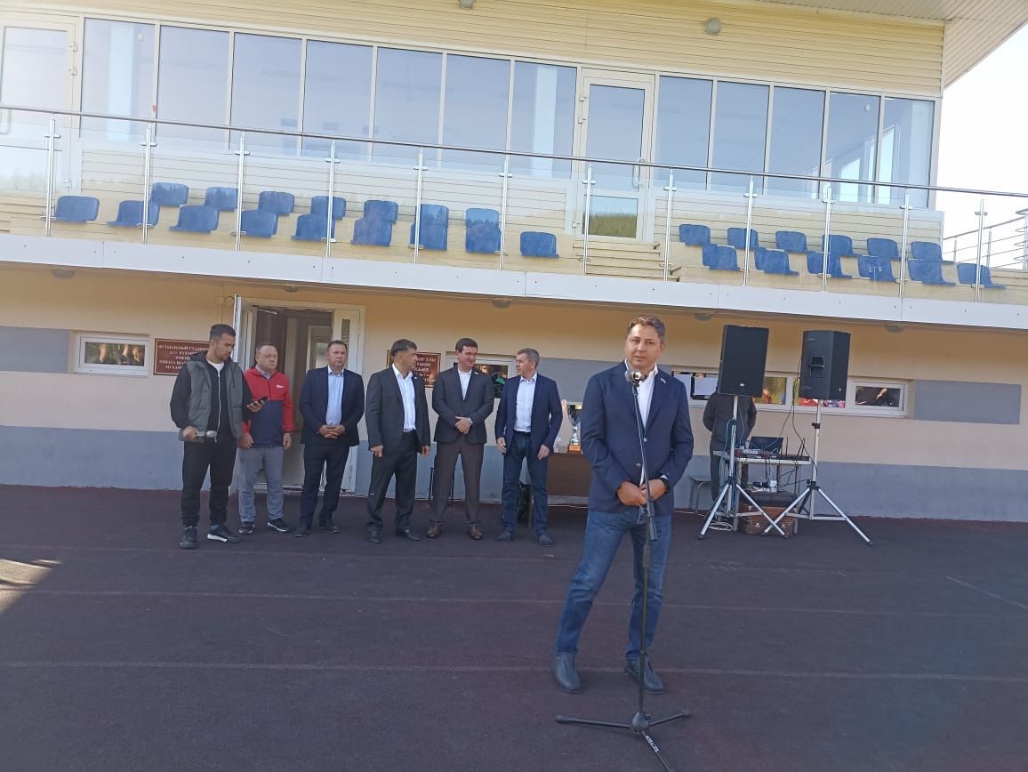 В Кукморе проходит турнир по мини-футболу на Кубок главы района