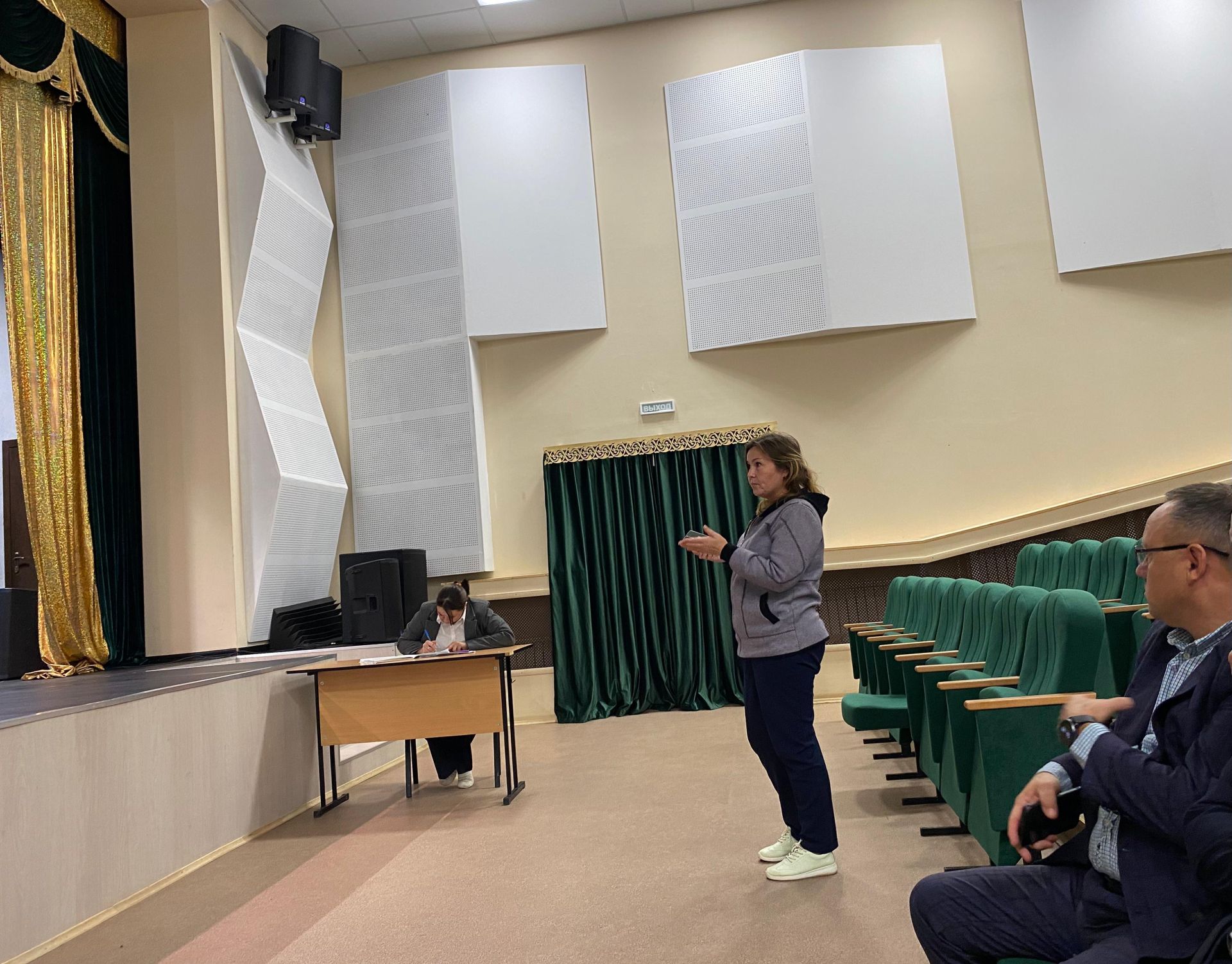 На встрече с жителями Лубянского сельского поселения обсудили проблемы водоснабжения, автобусного сообщения и состояния дорог
