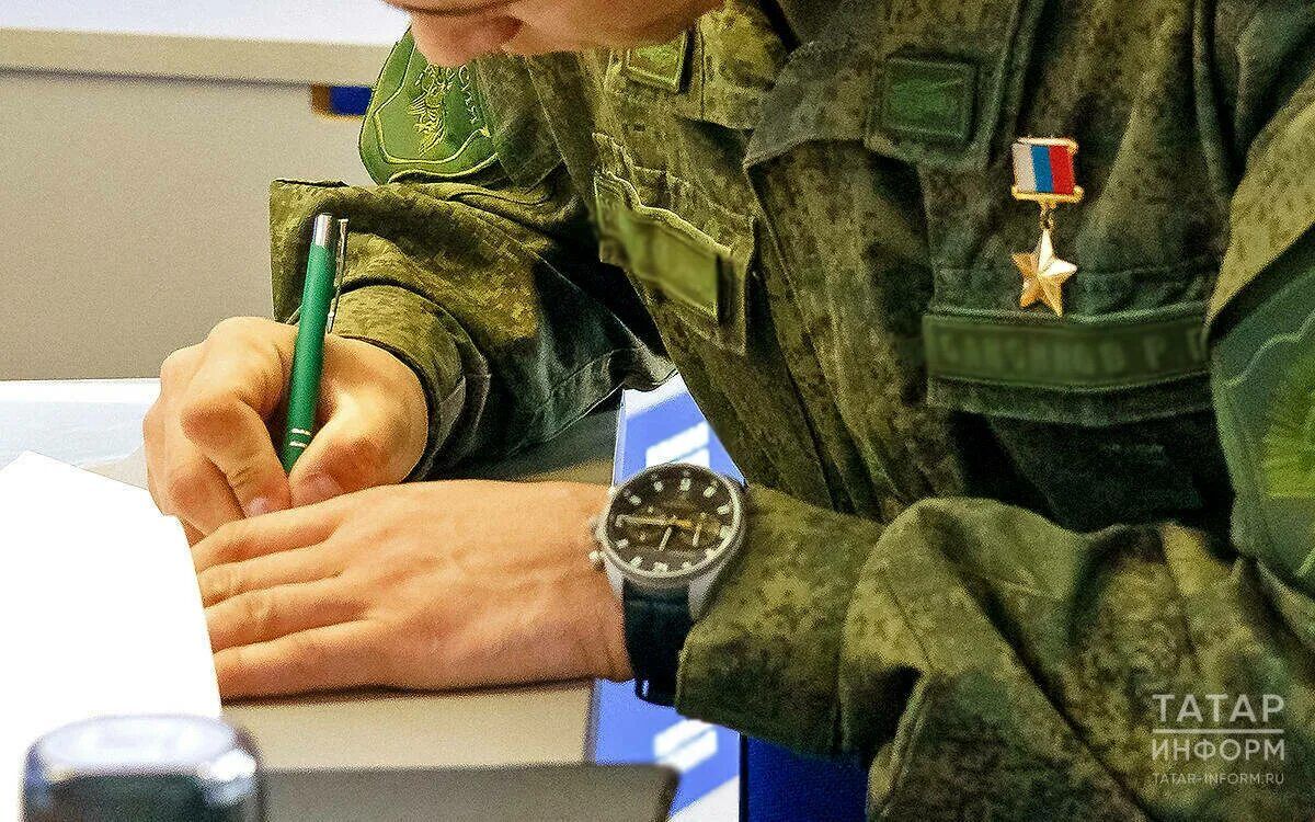 Татарстанда контрактниклар өчен бер тапкыр бирелә торган түләүләр 2,9 миллион сумга арттырылды