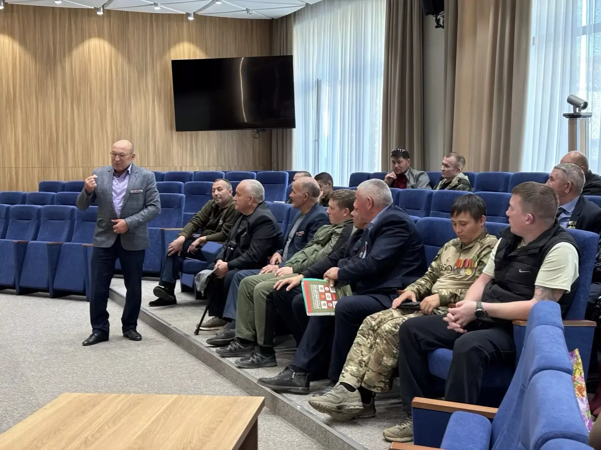 Кукмарада махсус хәрби операция ветераннары белән очрашу узды