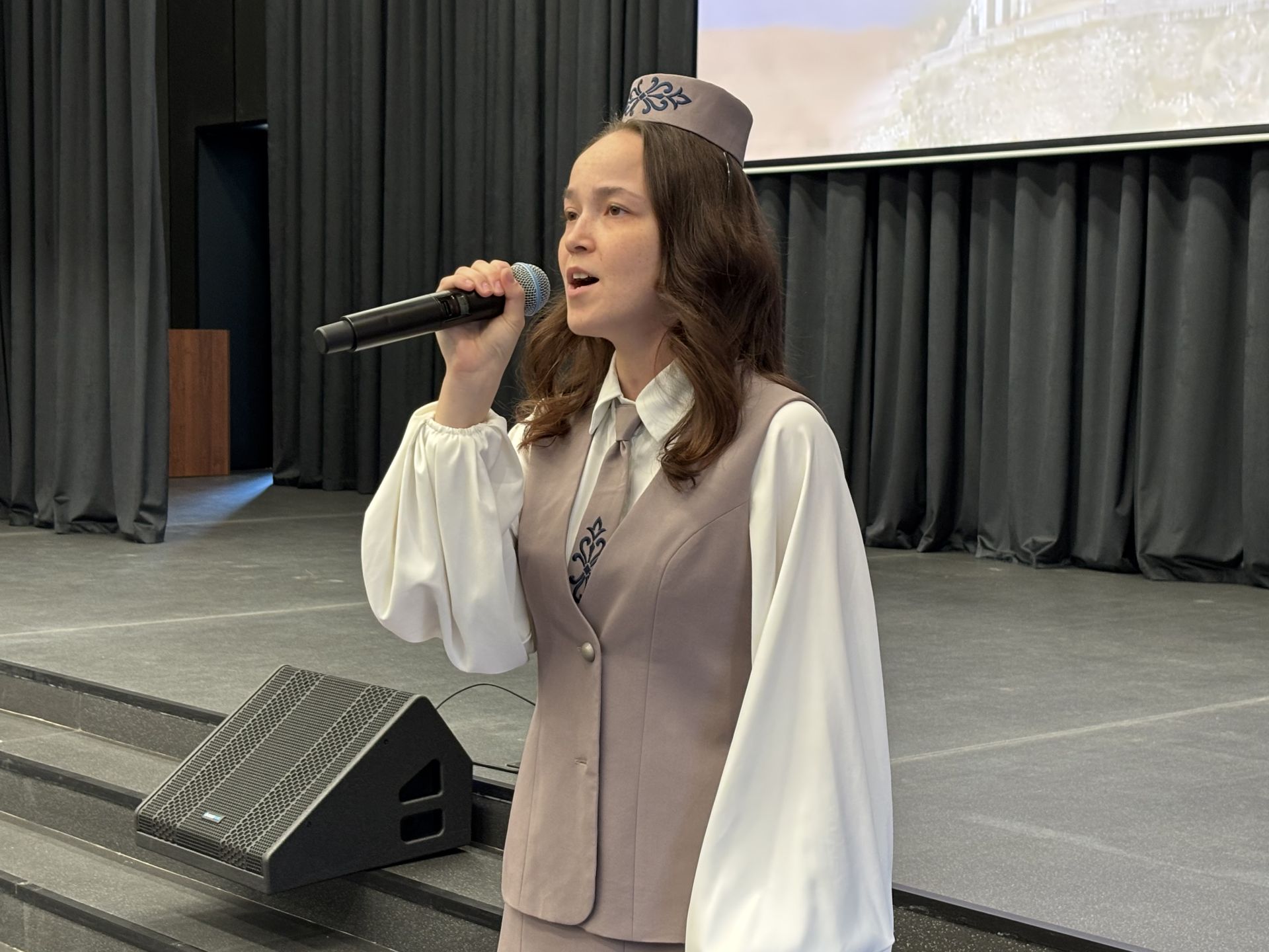 Ватанга мәхәббәт тәрбиядән башлана: Кукмарада республикакүләм стажировканың зона этабы узды