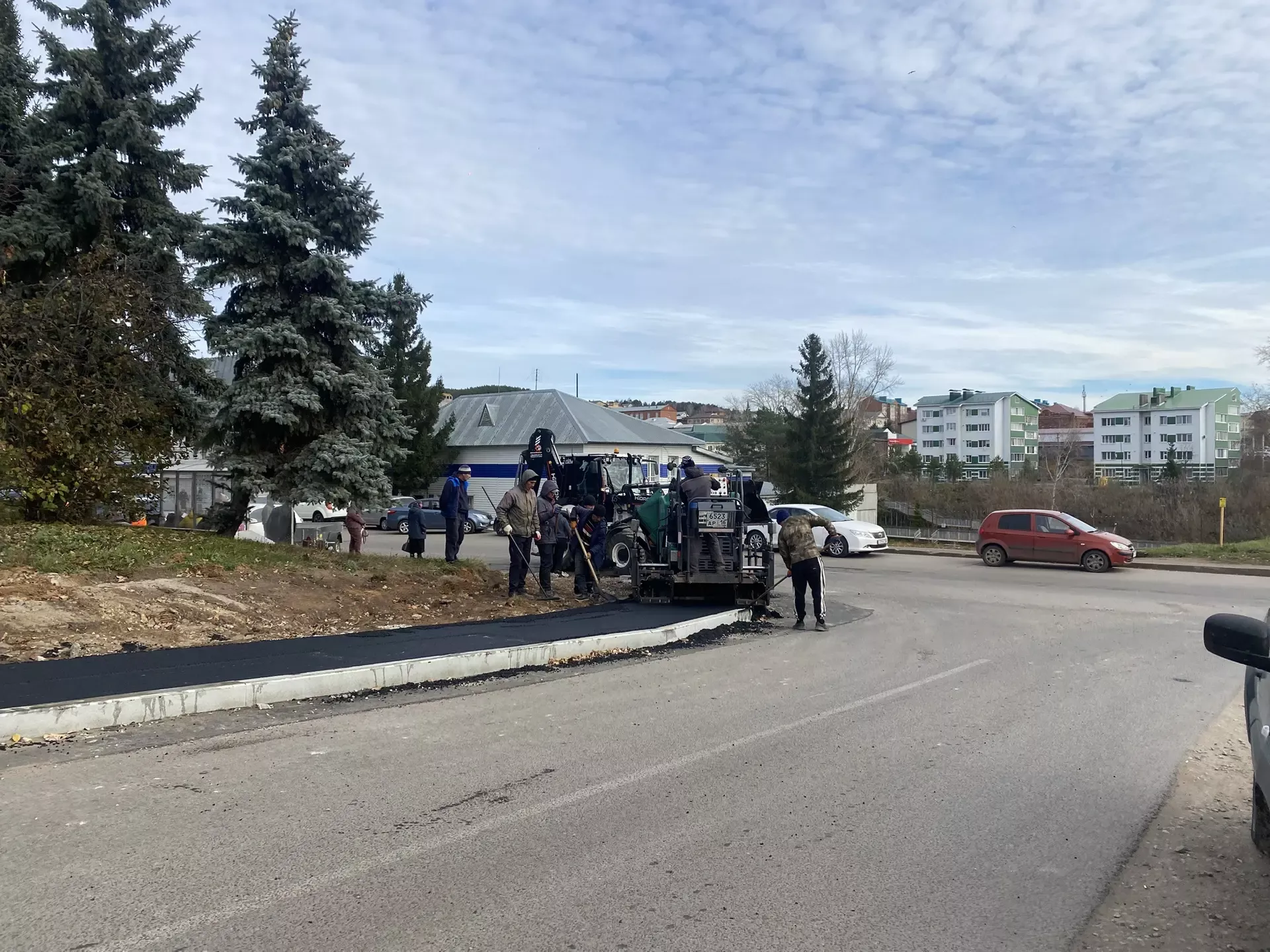 Осень дала время навести порядок: Дорожные работы в Кукморе вышли на финишную прямую