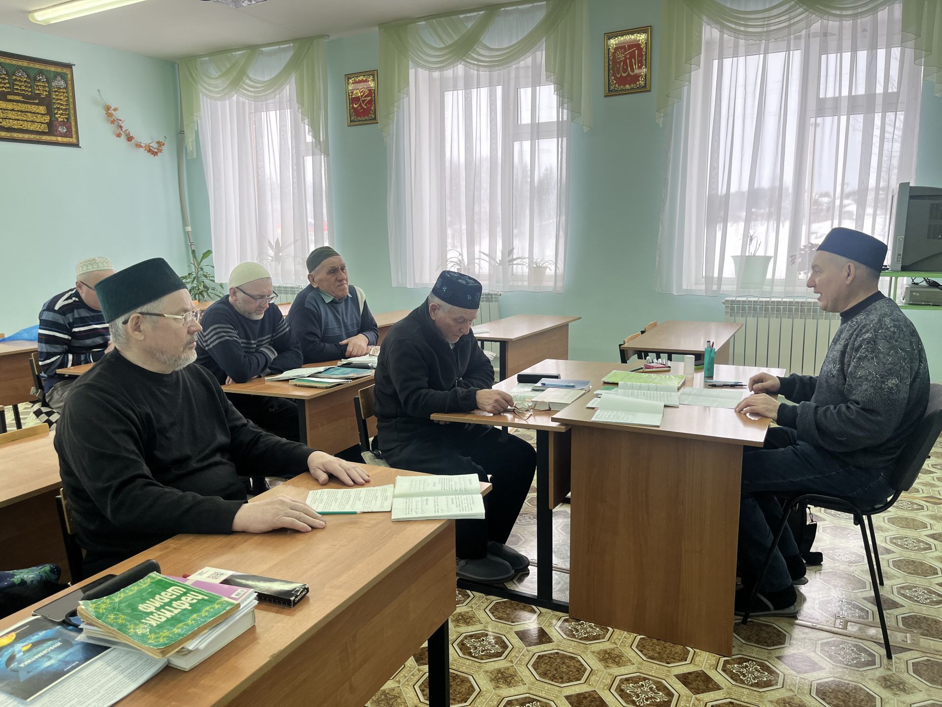 Кукмара мәдрәсәсе 25 ел буена район халкына ислам дине нигезләрен өйрәтүче әһәмиятле белем үзәге булып тора