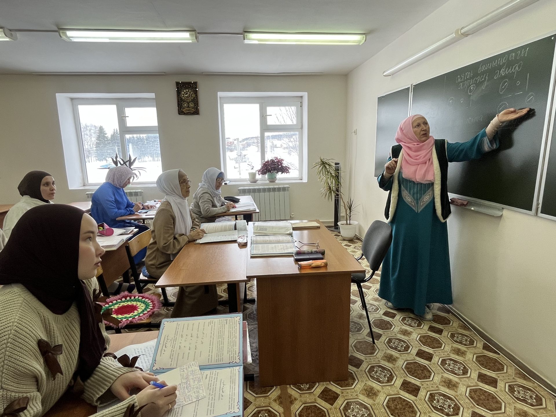 Кукмара мәдрәсәсе 25 ел буена район халкына ислам дине нигезләрен өйрәтүче әһәмиятле белем үзәге булып тора