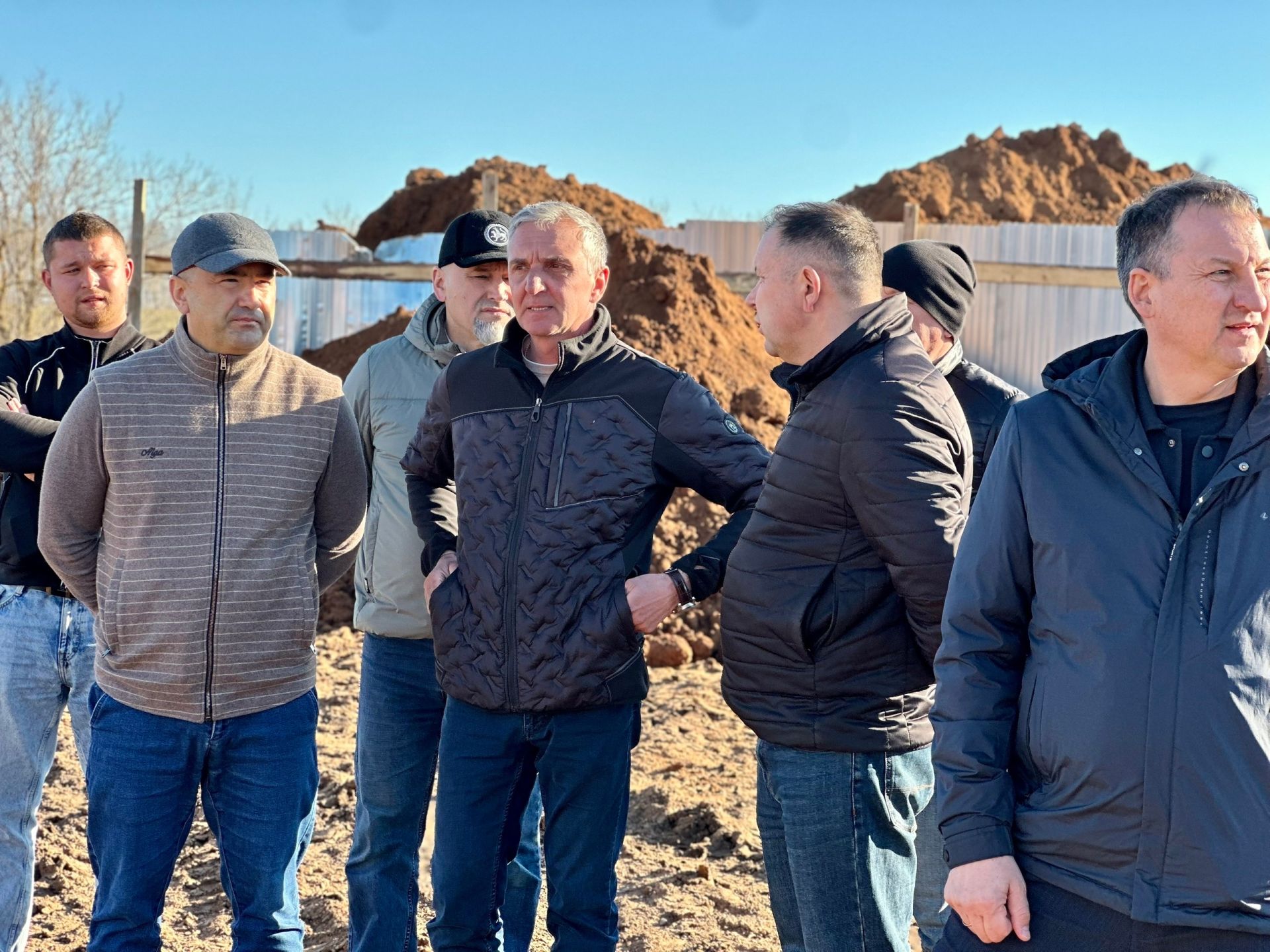 Кукморский район меняется: Ход работ на ключевых объектах оценили в ходе объезда