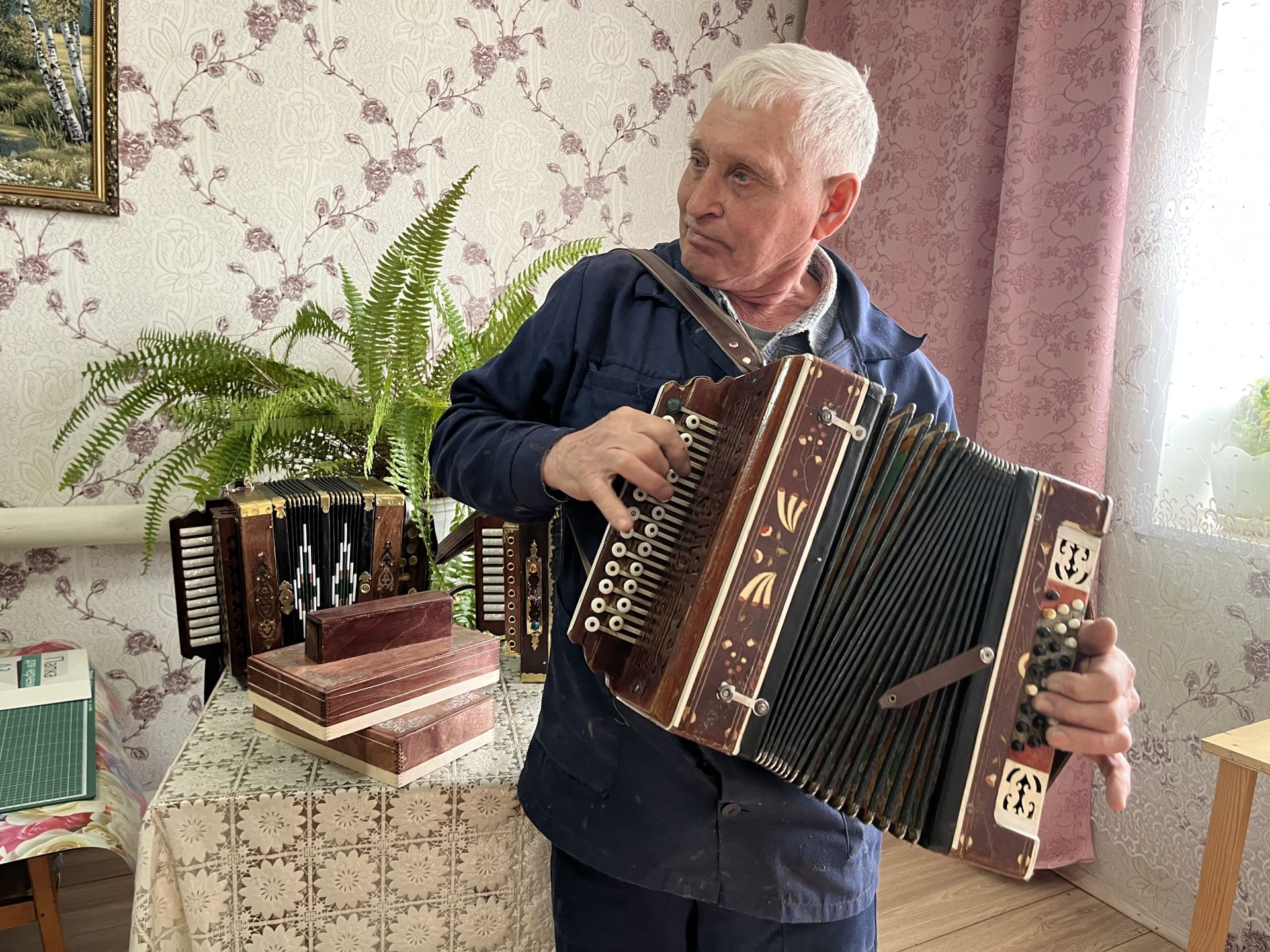Кукмарадан Миннехан Саттаров кулында гармун да «җанлана»