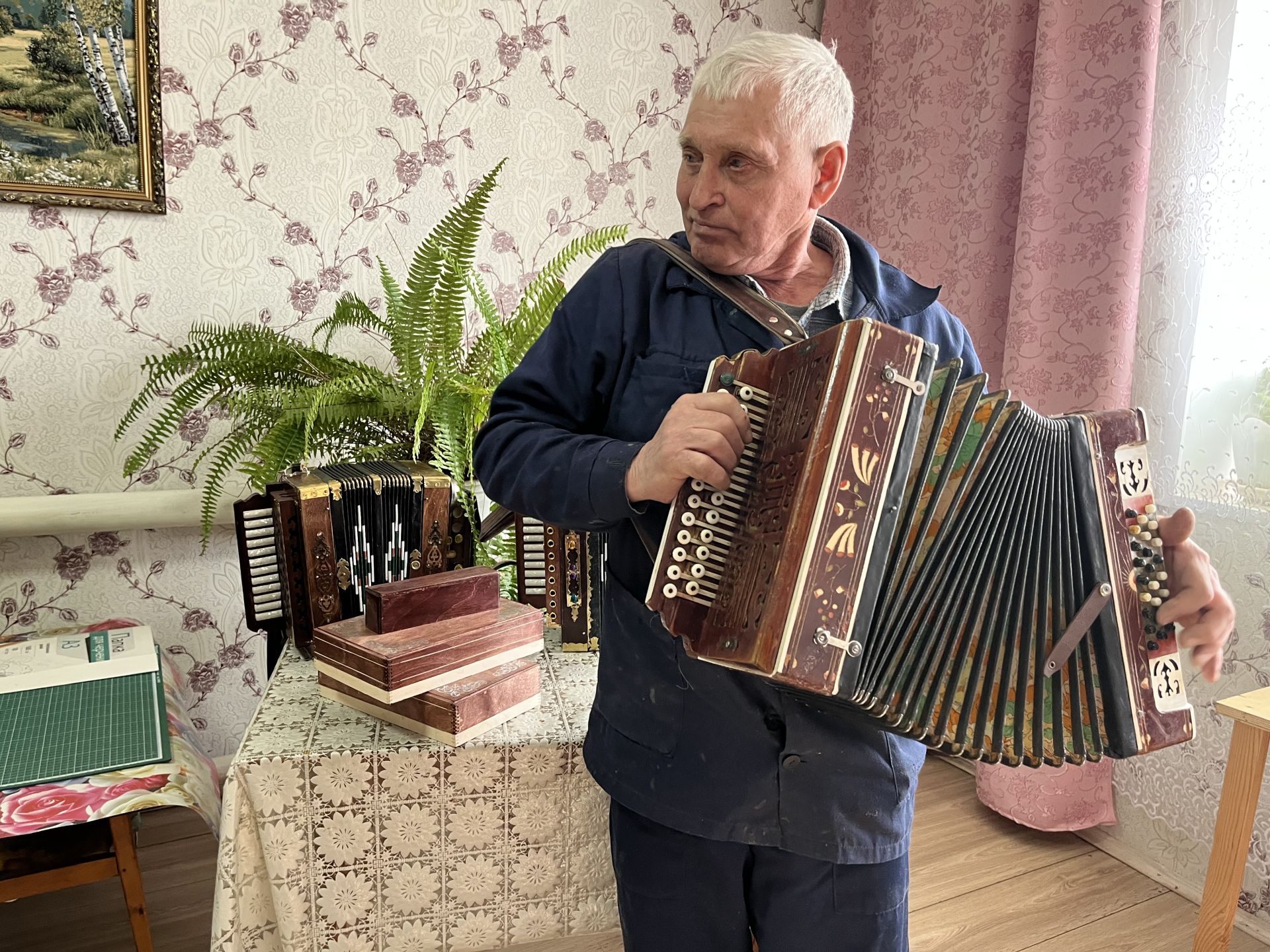 Кукмарадан Миннехан Саттаров кулында гармун да «җанлана»