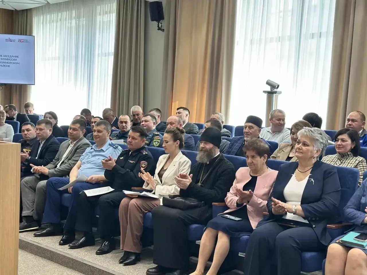 В Кукморе обсуждены меры по обеспечению безопасности в период праздничных мероприятий