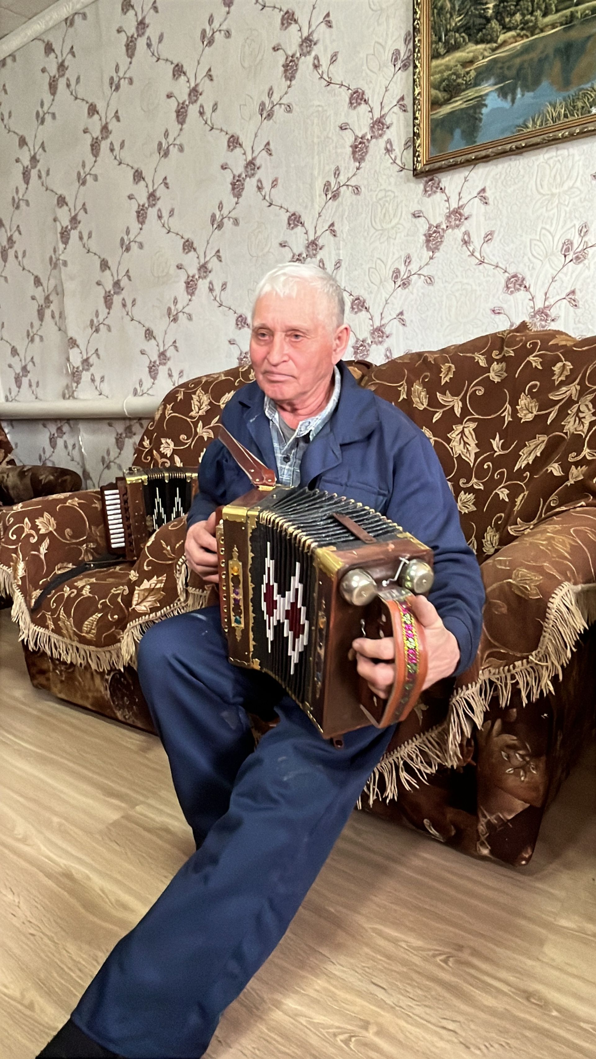Кукмарадан Миннехан Саттаров кулында гармун да «җанлана»