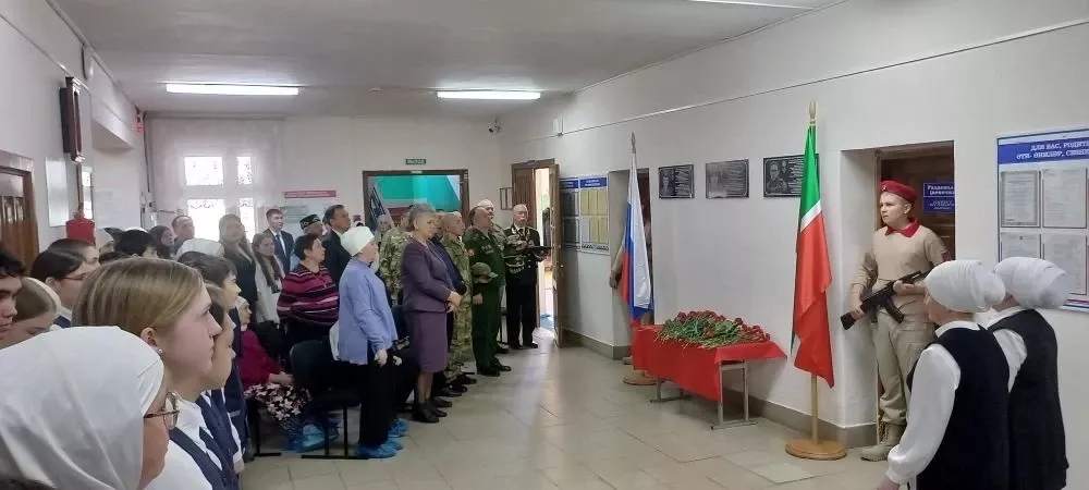 В Березнякской школе установили мемориальные доски в честь выпускников-героев
