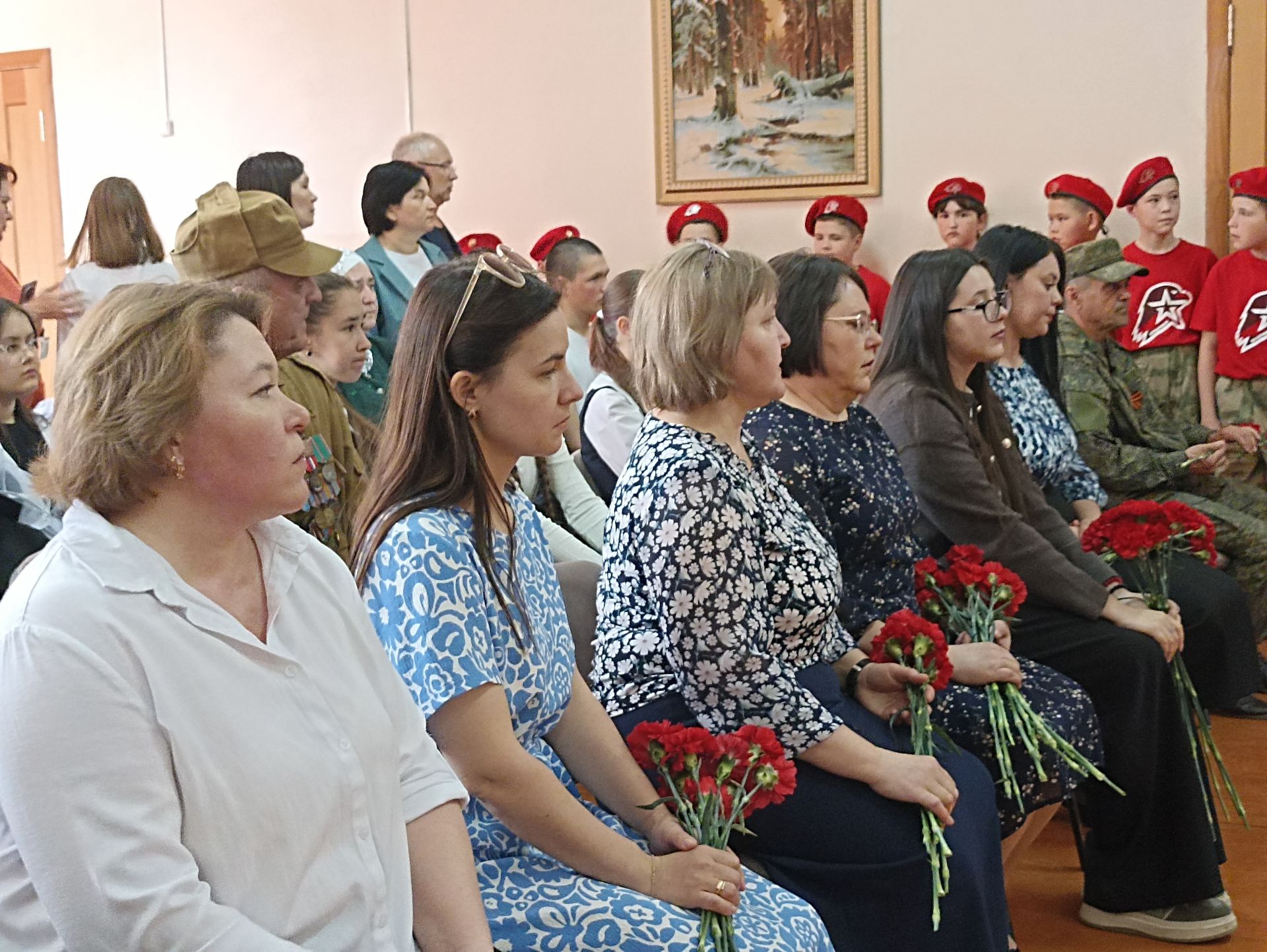 Кукмара беренче гимназиясендә Рафис Хафизов истәлегенә мемориаль такта ачылды