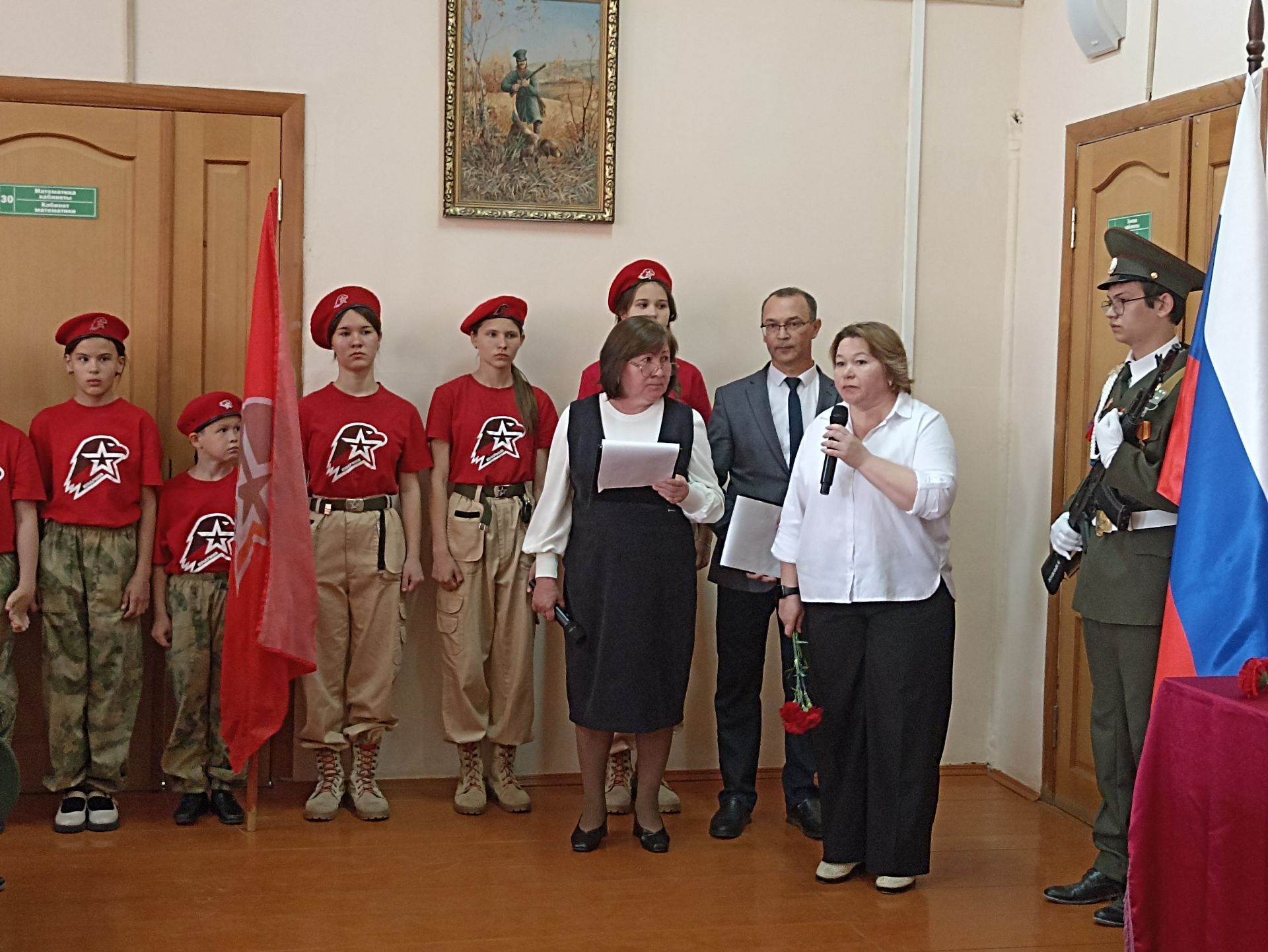 Кукмара беренче гимназиясендә Рафис Хафизов истәлегенә мемориаль такта ачылды
