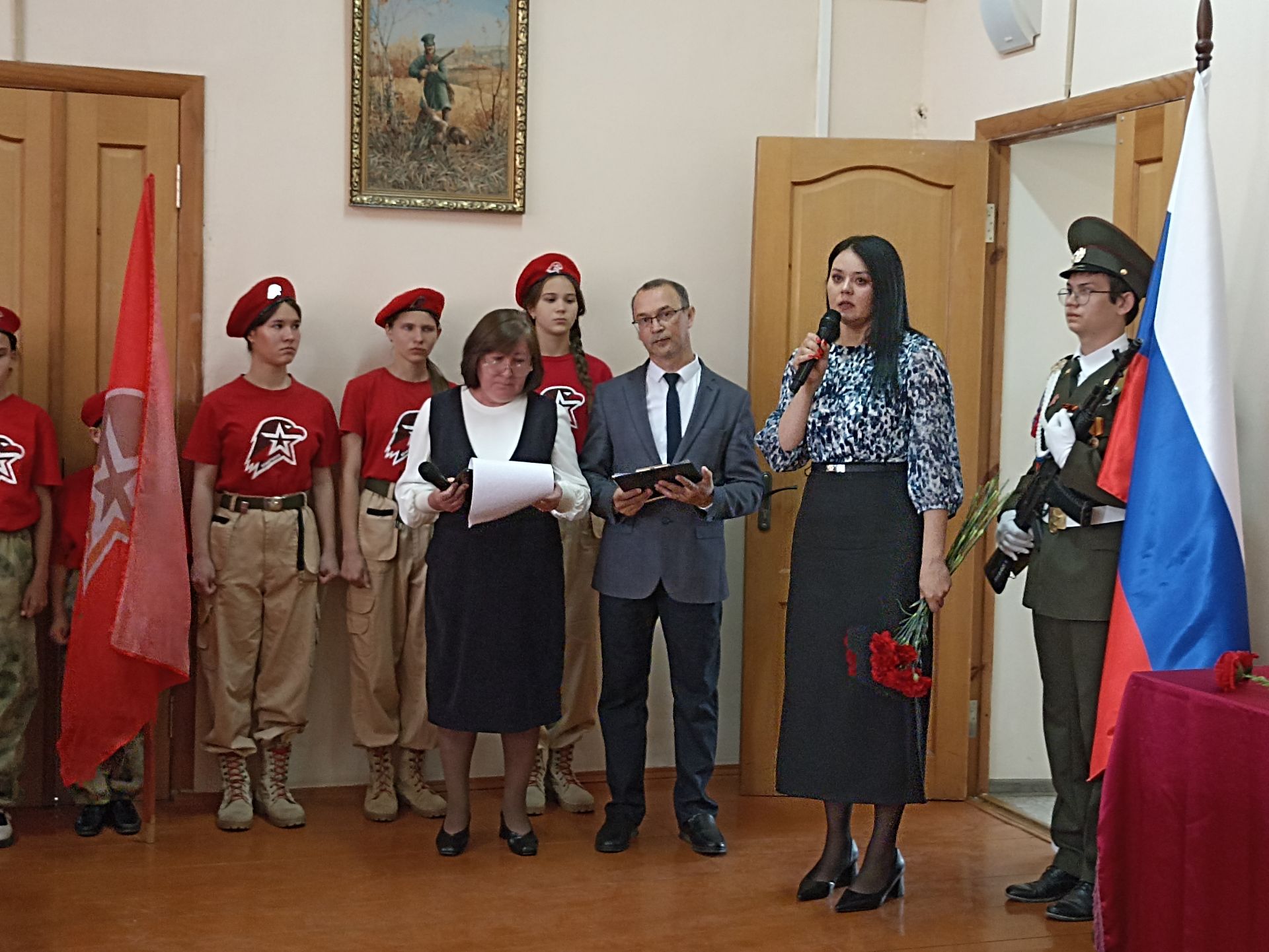 Кукмара беренче гимназиясендә Рафис Хафизов истәлегенә мемориаль такта ачылды