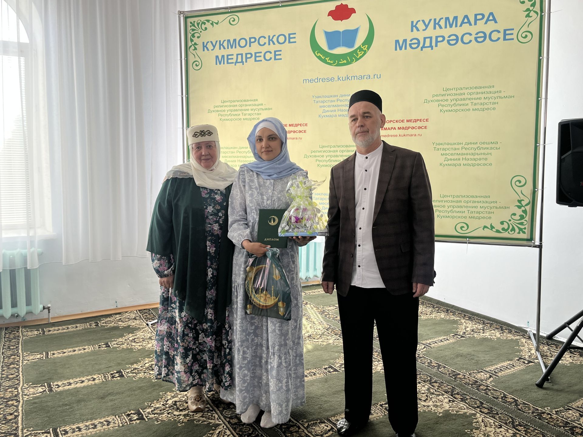 Светлый путь знаний: в Кукморе прошел выпускной в медресе