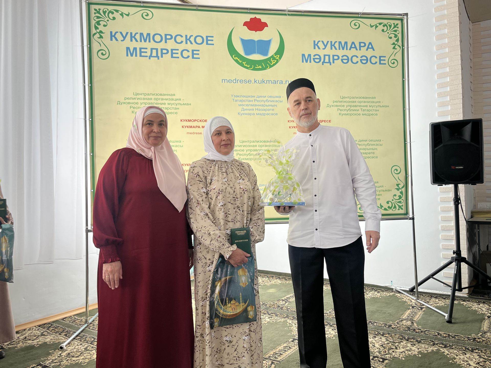 Светлый путь знаний: в Кукморе прошел выпускной в медресе