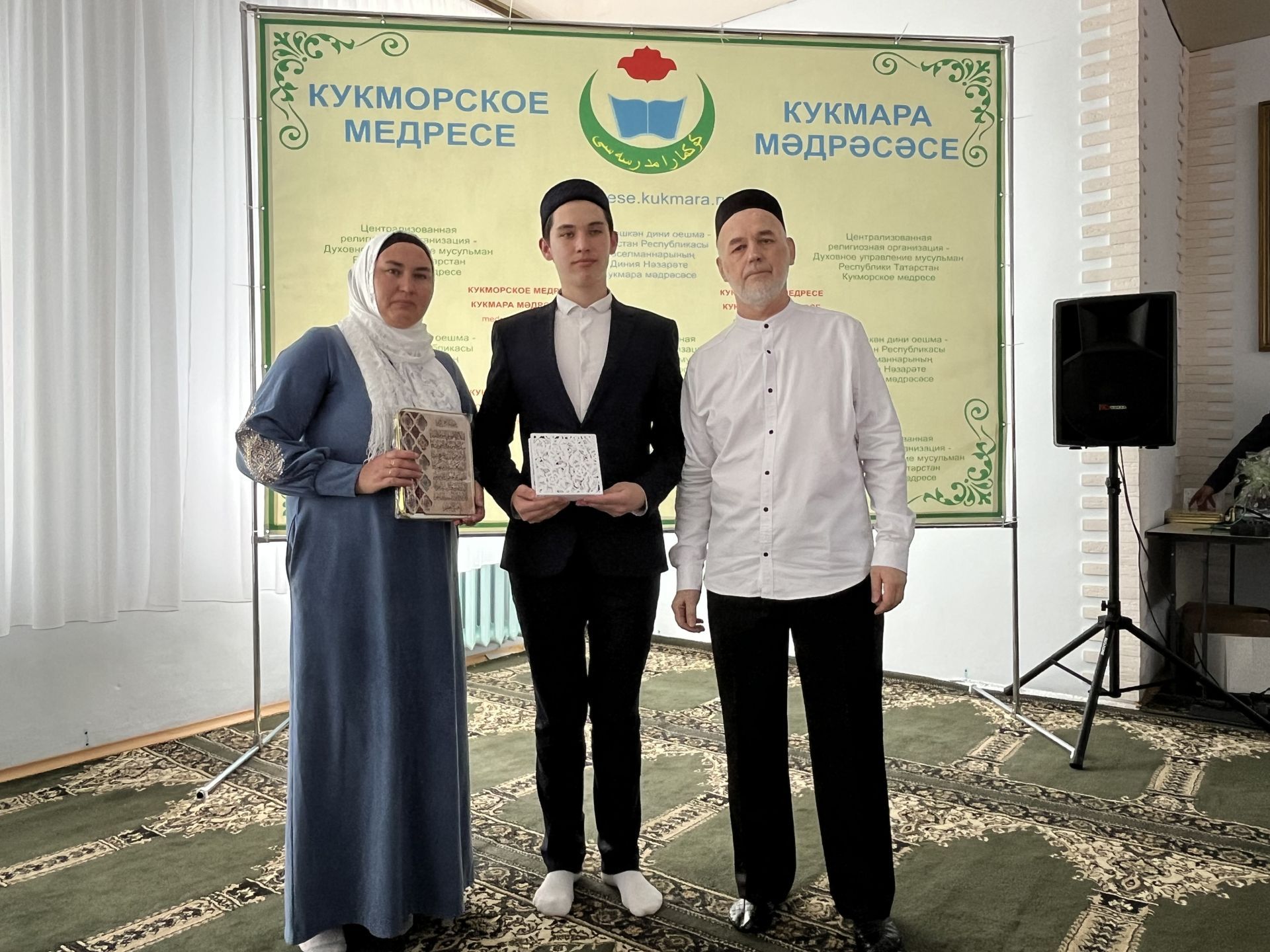 Светлый путь знаний: в Кукморе прошел выпускной в медресе