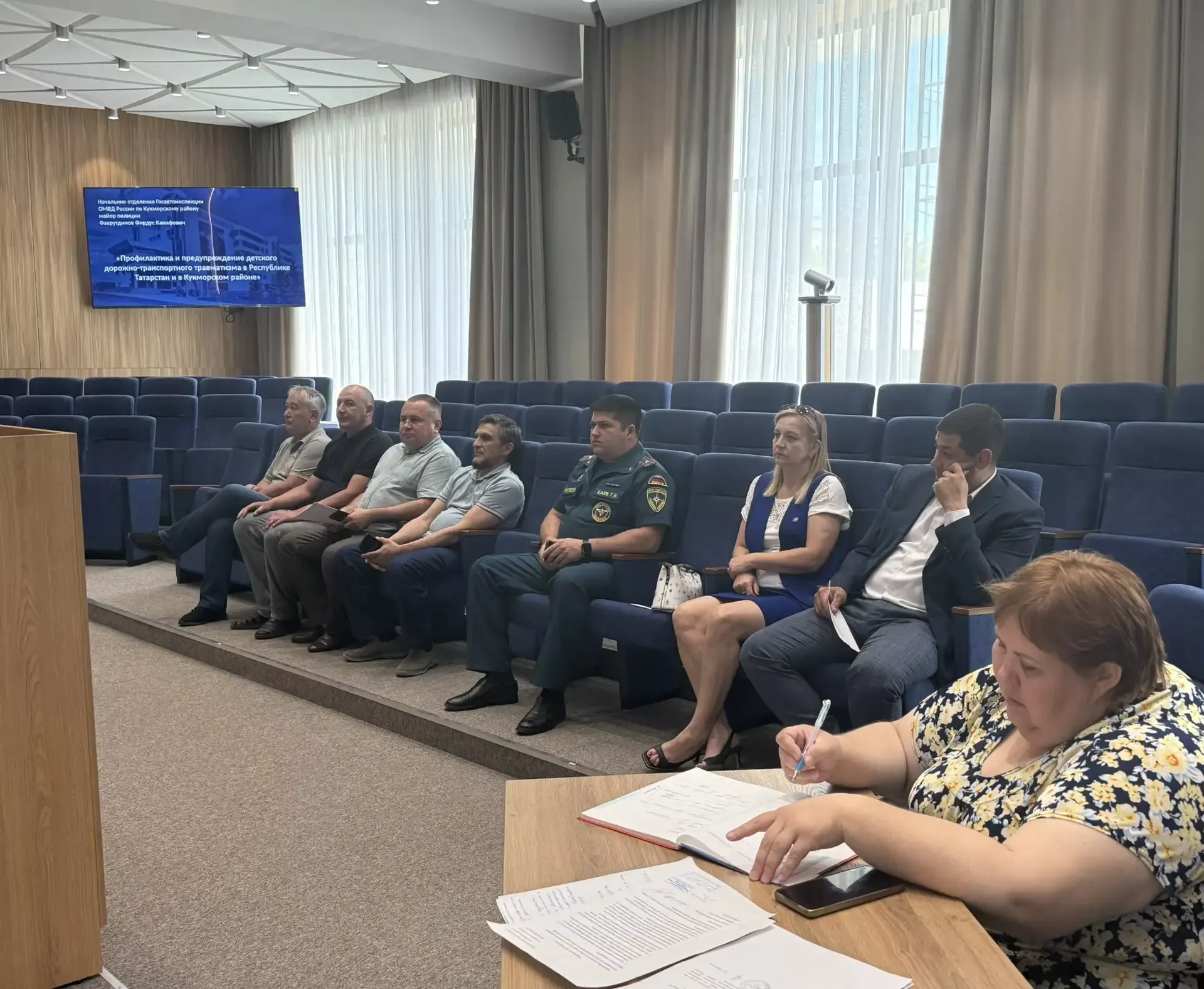 Дороги под контролем: в Кукморе решают вопросы безопасности пешеходов и водителей